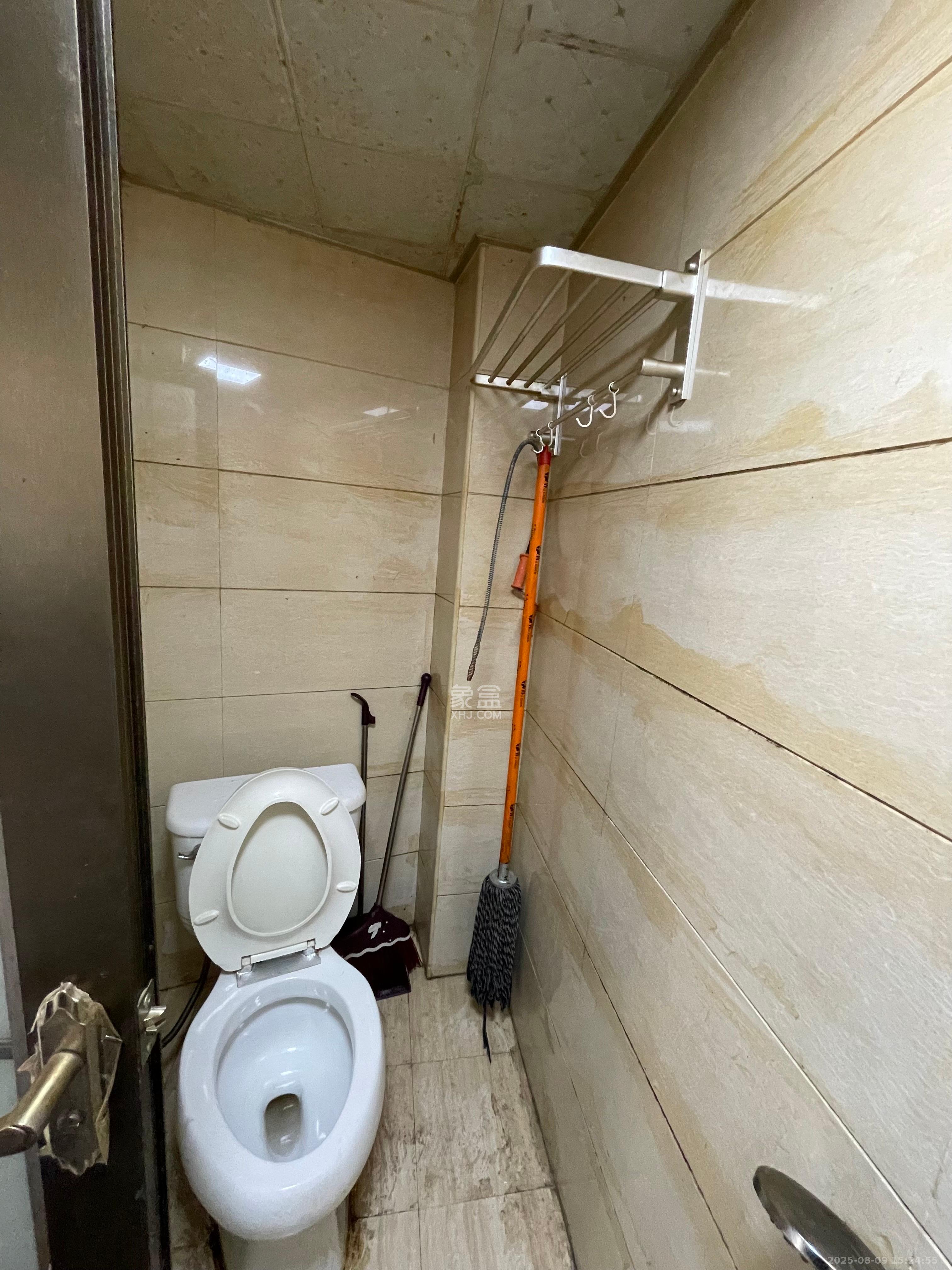 东方银座(东方摩卡)  1室1厅1卫    1300.0元/月 东方银座(东方摩卡)  1室1厅1卫    1300.0元/月室内图