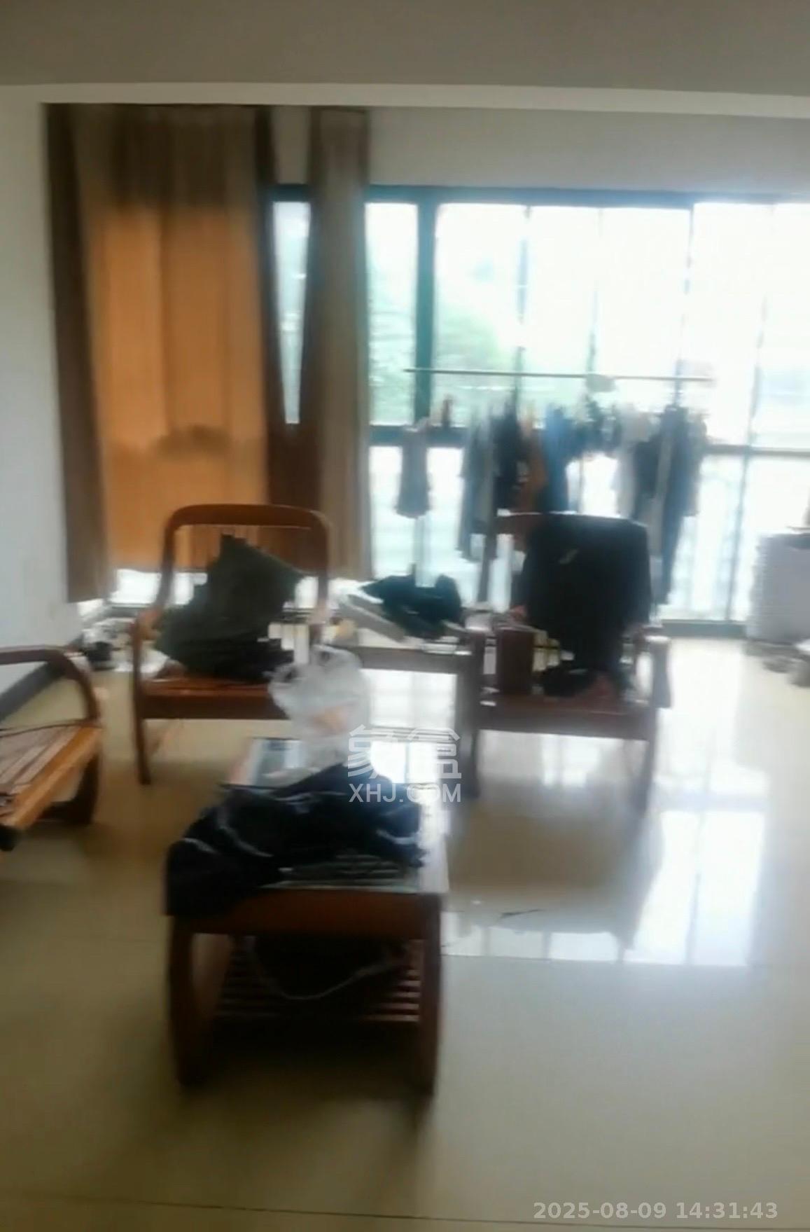 东方新城 1室1厅1卫 800.0元/月 东方新城 1室1厅1卫 800.0元/月室内图