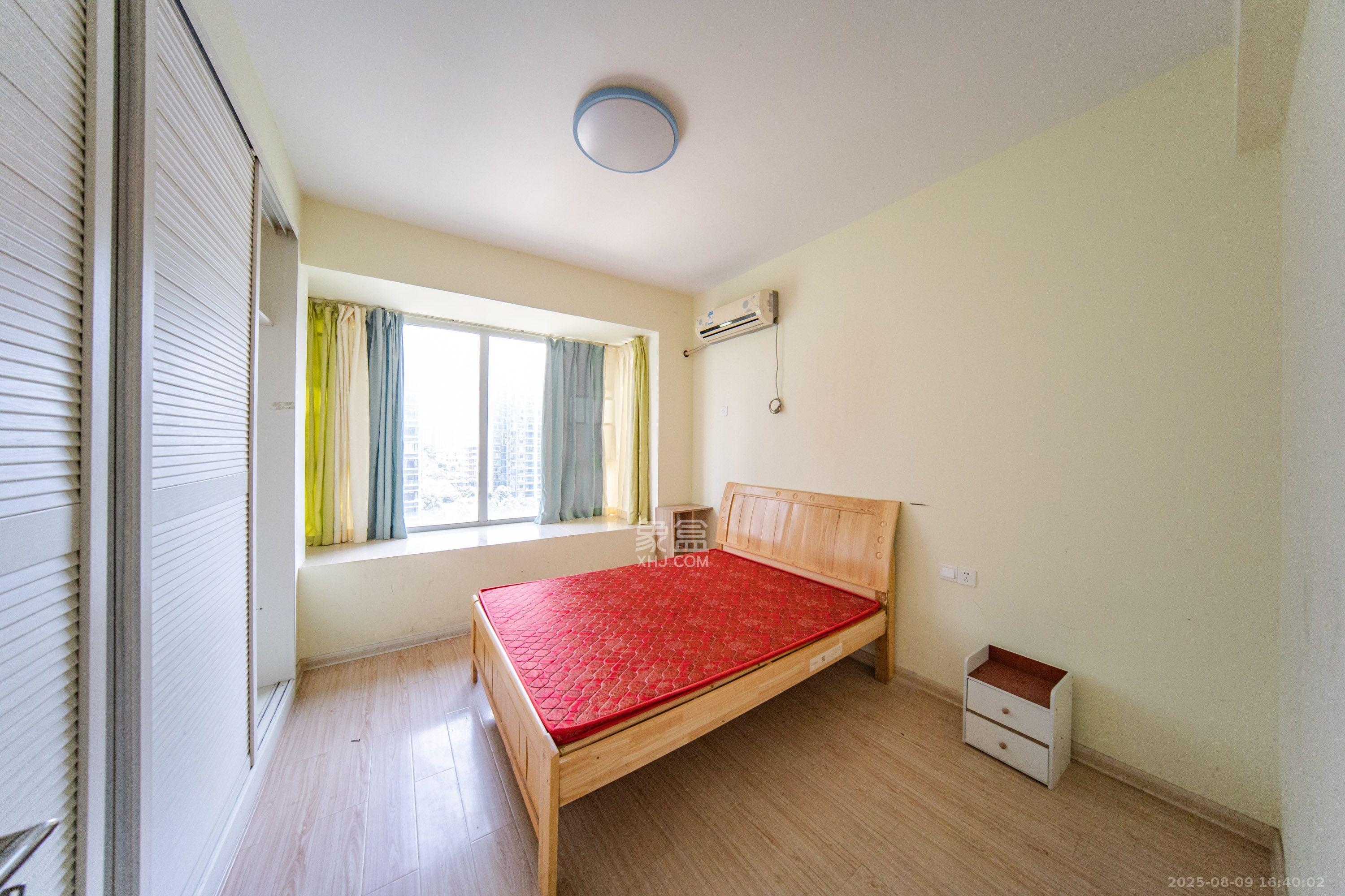 金鼎公园尚  4室2厅2卫    2300.0元/月 金鼎公园尚  4室2厅2卫    2300.0元/月室内图