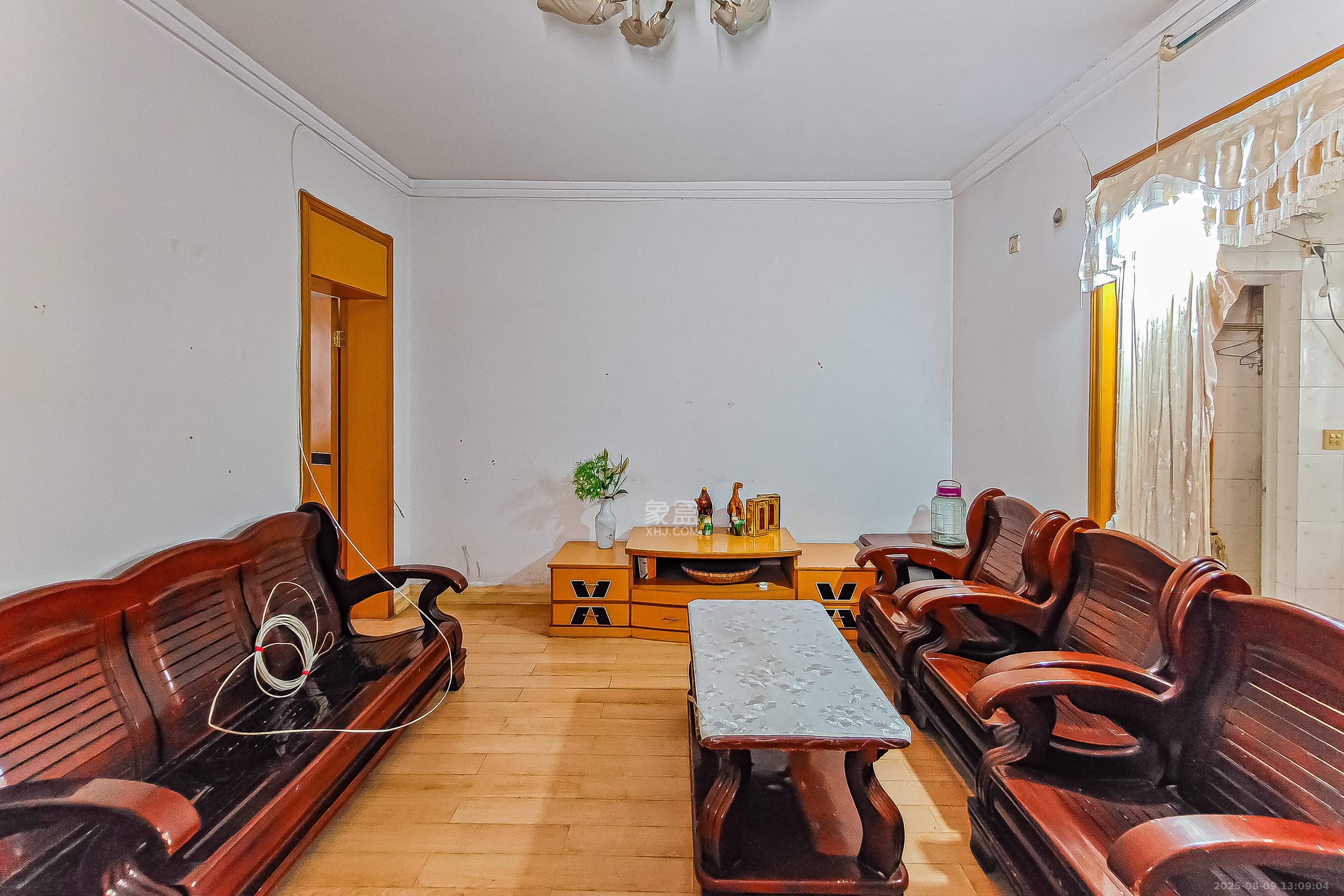 天心路散盘 2室1厅1卫 58.0万 天心路散盘 2室1厅1卫 58.0万客厅