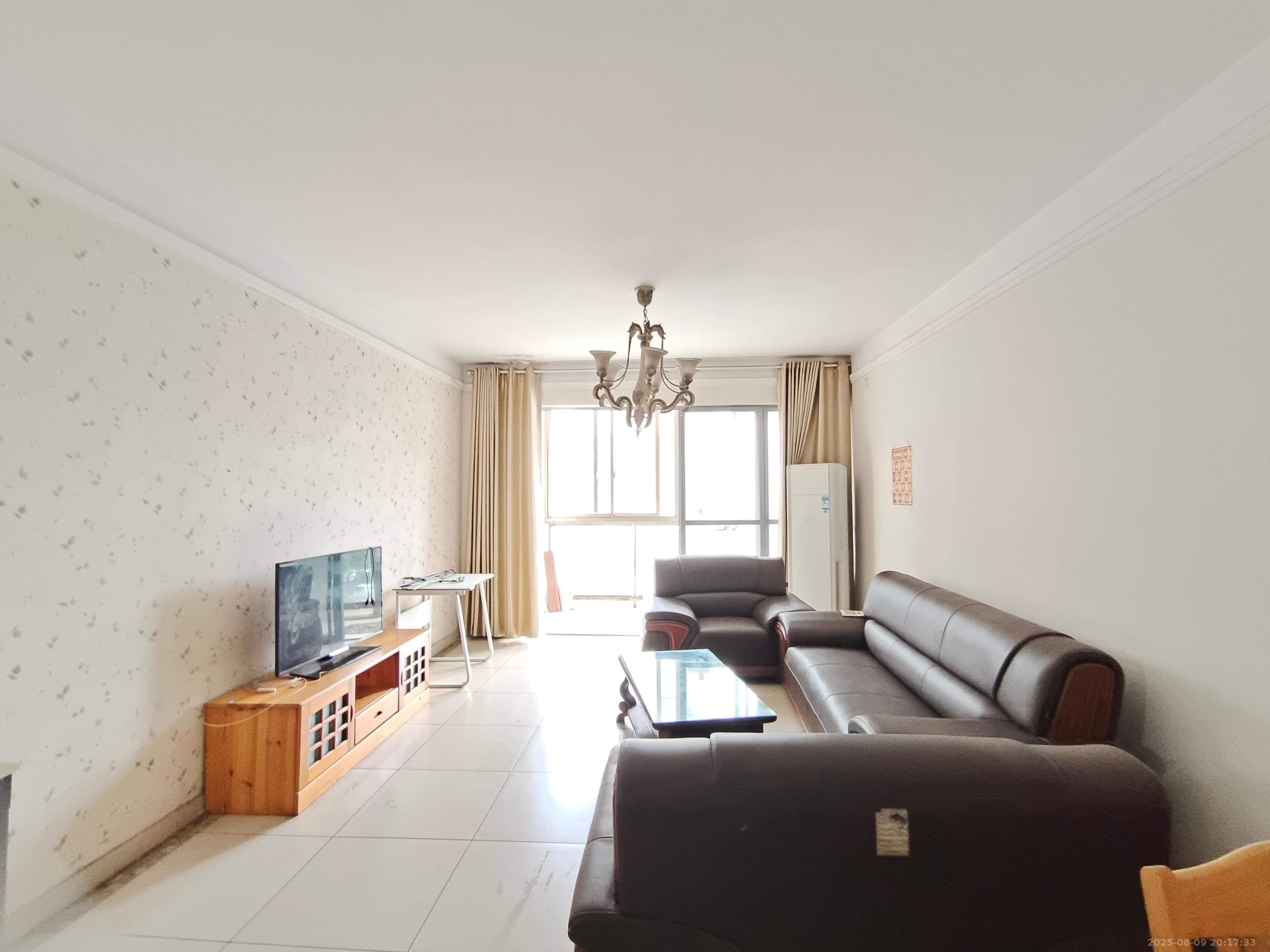 阳光100二期 3室2厅2卫 2200.0元/月 阳光100二期 3室2厅2卫 2200.0元/月室内图