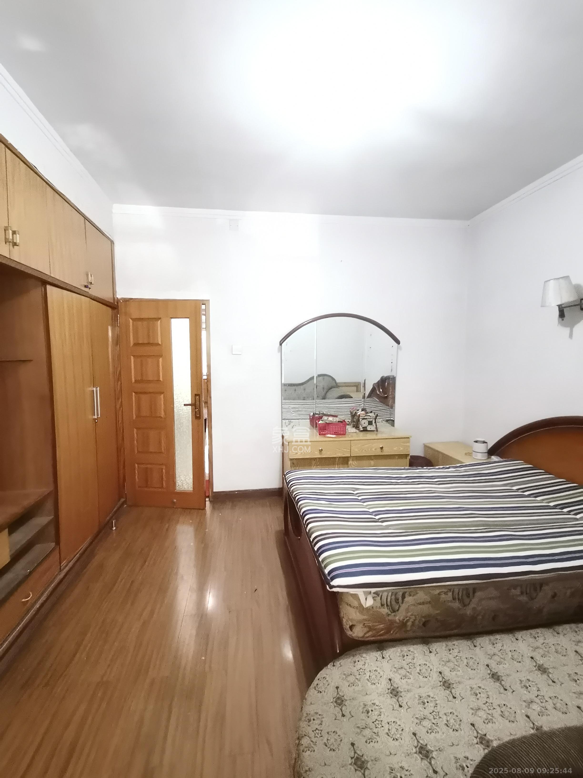 湘农桥社区  4室2厅2卫    3200.0元/月 湘农桥社区  4室2厅2卫    3200.0元/月室内图