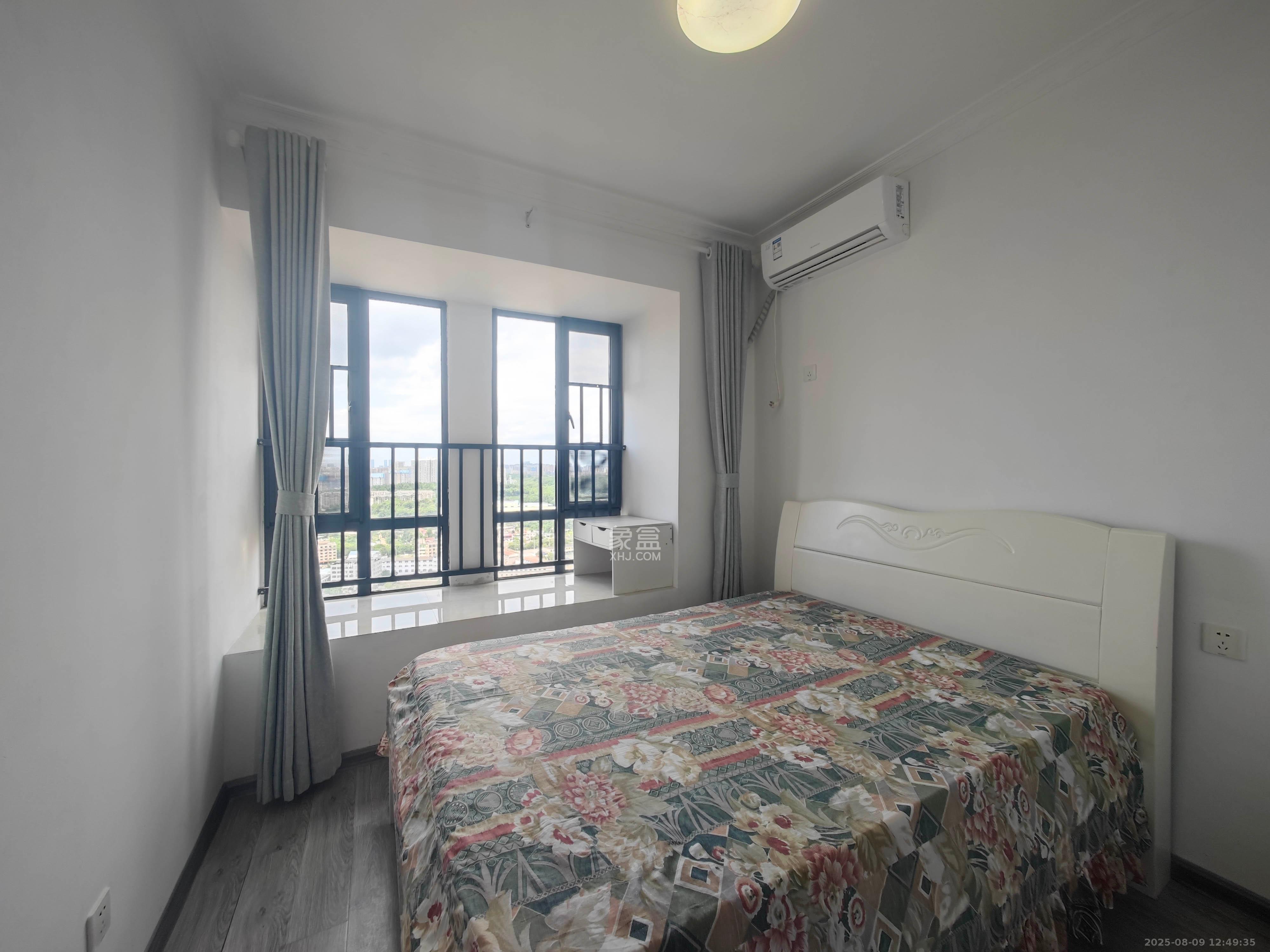 西湖鸿运佳苑 3室2厅2卫 71.8万 西湖鸿运佳苑 3室2厅2卫 71.8万卧室