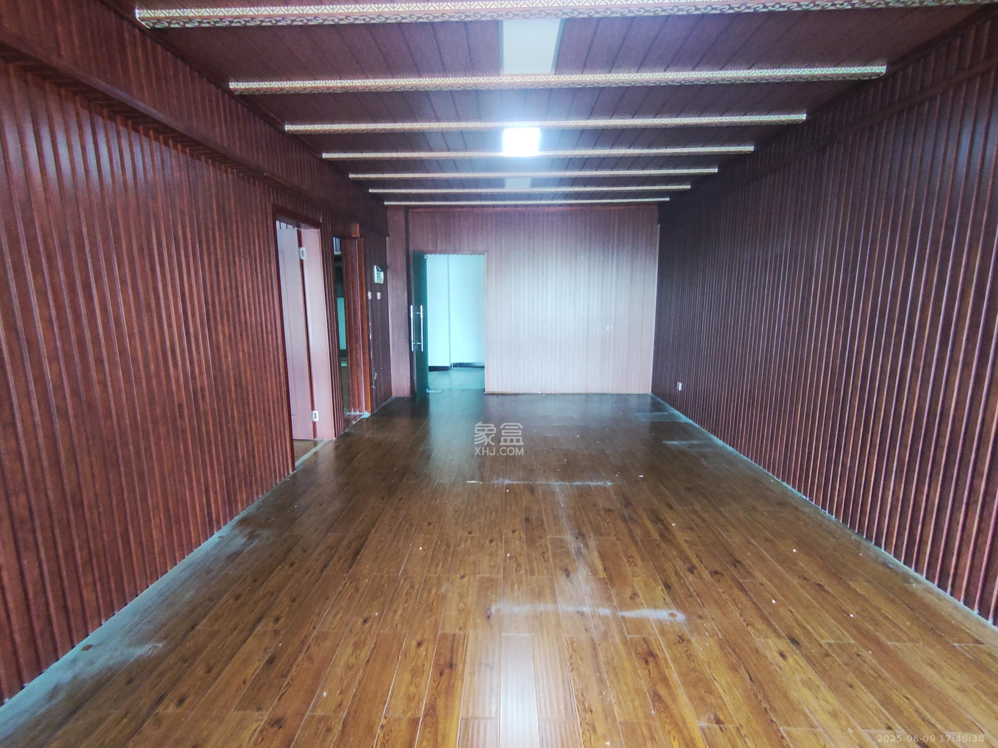 摩天一号 2室2厅1卫 3300.0元/月 摩天一号 2室2厅1卫 3300.0元/月室内图