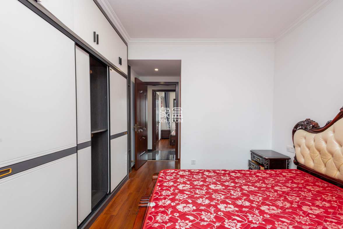 龙湖碧桂园天宸原著  4室2厅2卫    199.0万 龙湖碧桂园天宸原著  4室2厅2卫    199.0万卧室