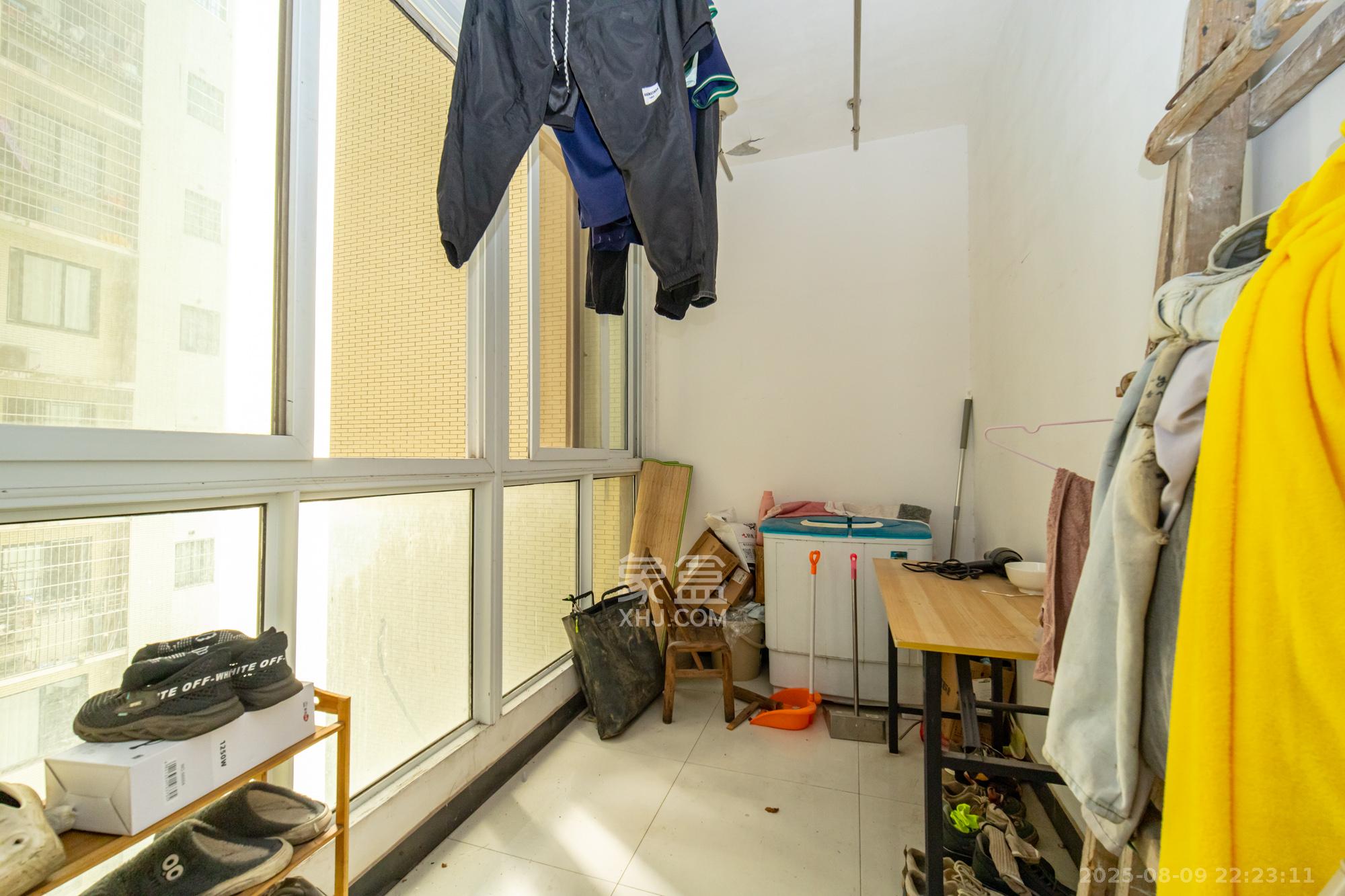 楚天世纪城东苑 4室2厅2卫 95.0万 楚天世纪城东苑 4室2厅2卫 95.0万阳台