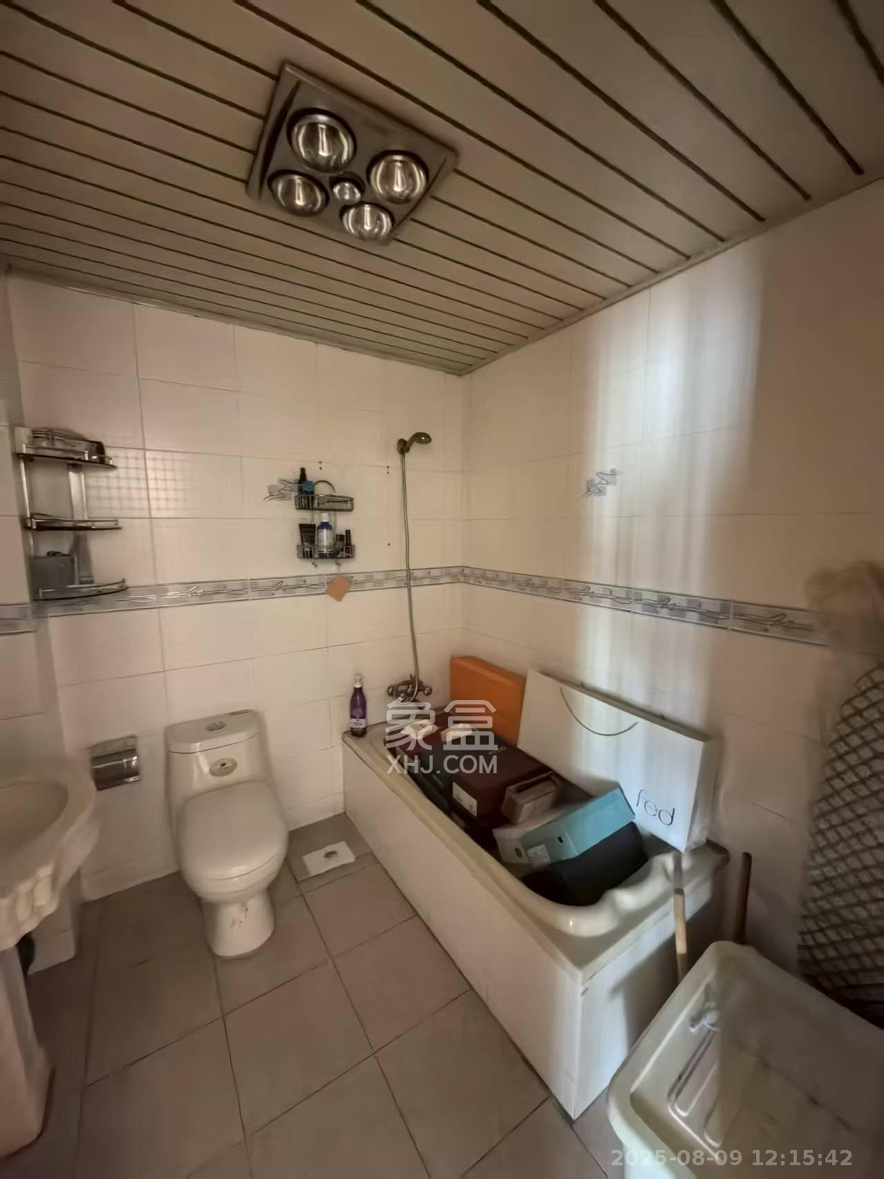 天韵家园 3室2厅2卫 2200.0元/月 天韵家园 3室2厅2卫 2200.0元/月室内图