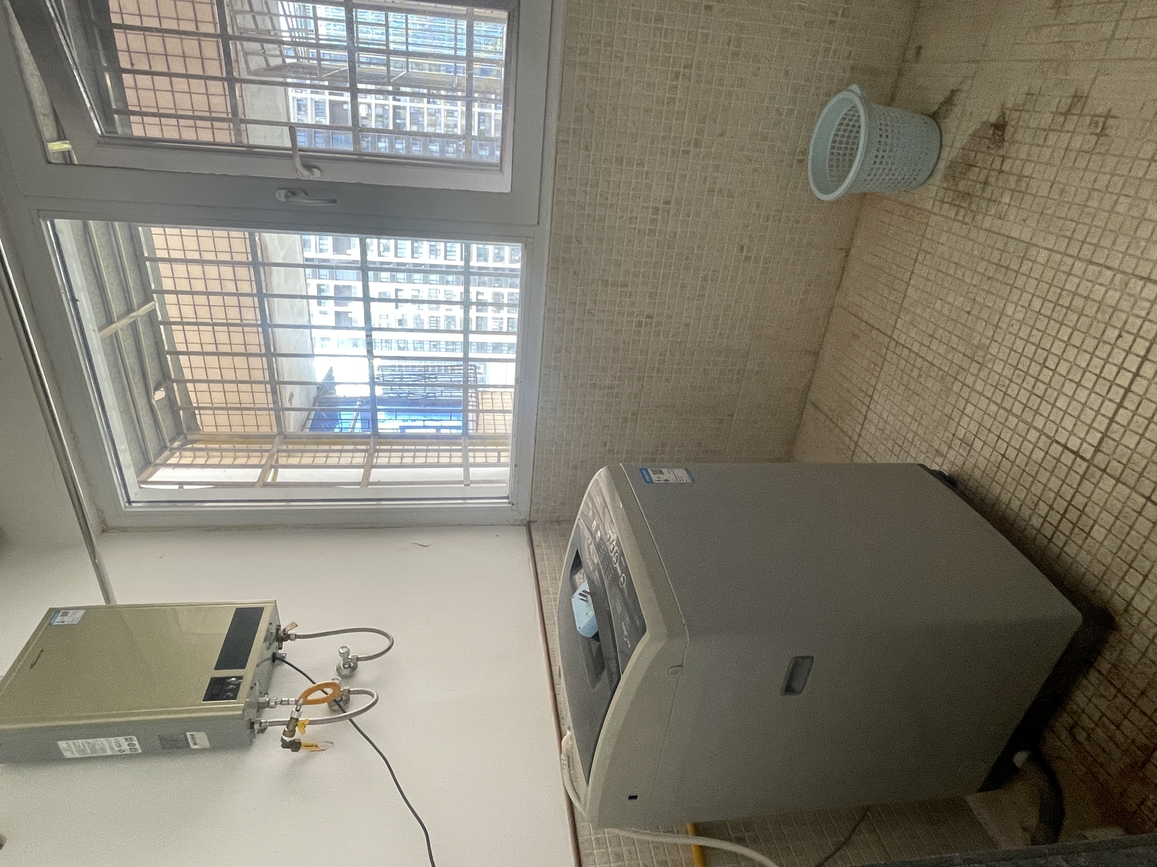 新达公寓  3室2厅2卫   3200.00元/月室内图
