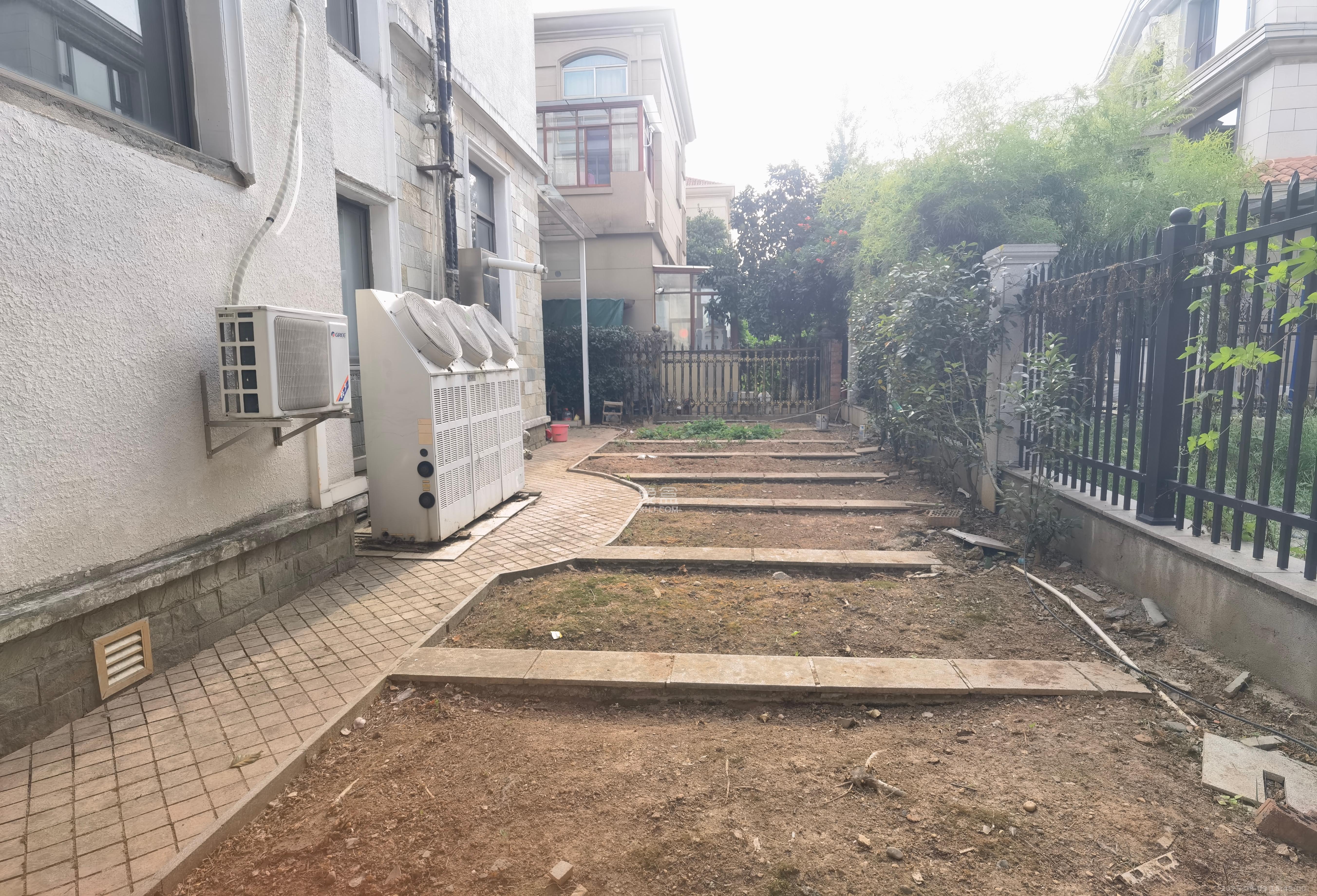 碧桂园威尼斯城  6室2厅2卫    9800.0元/月 碧桂园威尼斯城  6室2厅2卫    9800.0元/月小区图