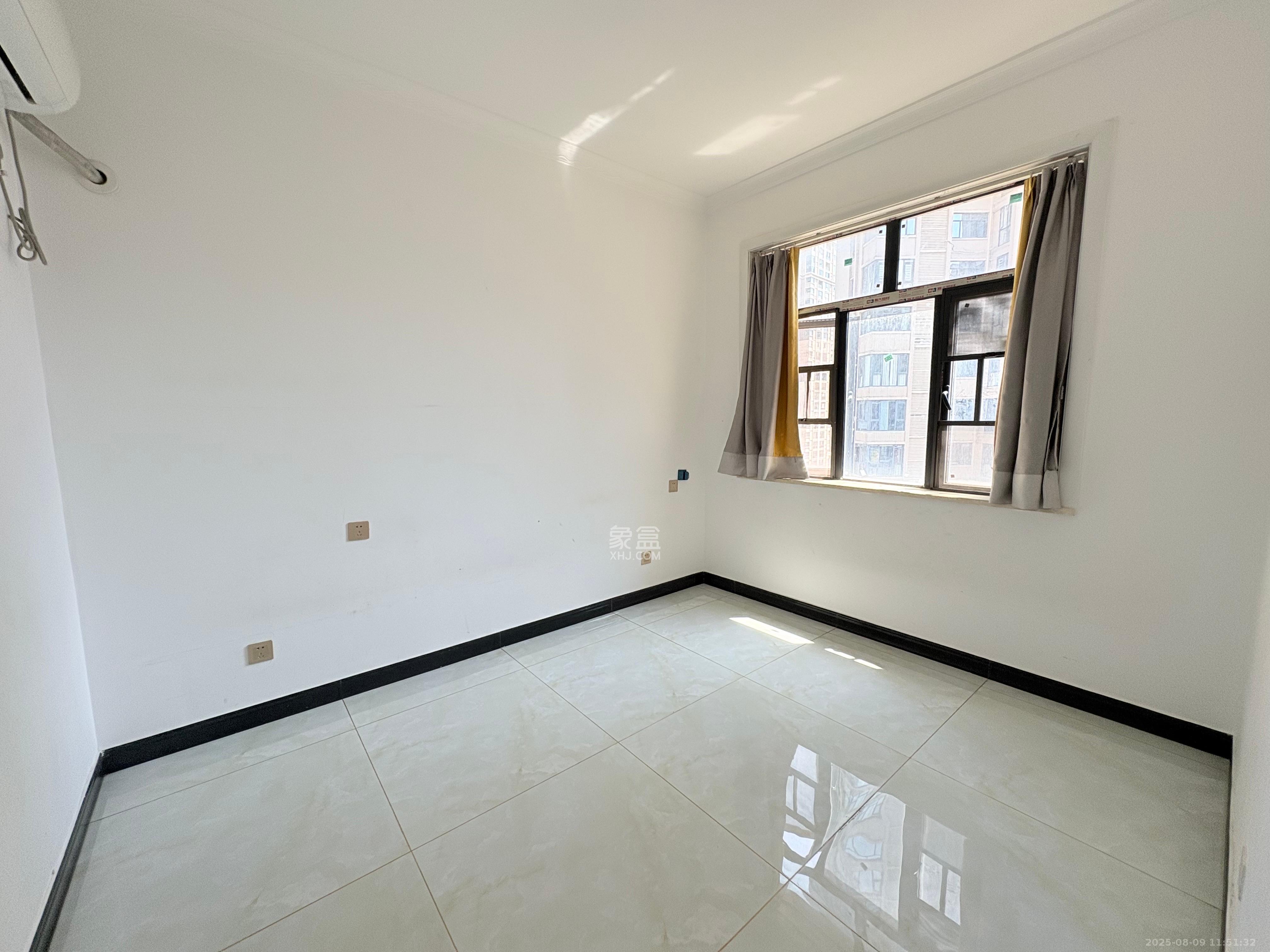 辉煌国际城二期 3室2厅2卫 2400.0元/月 辉煌国际城二期 3室2厅2卫 2400.0元/月室内图