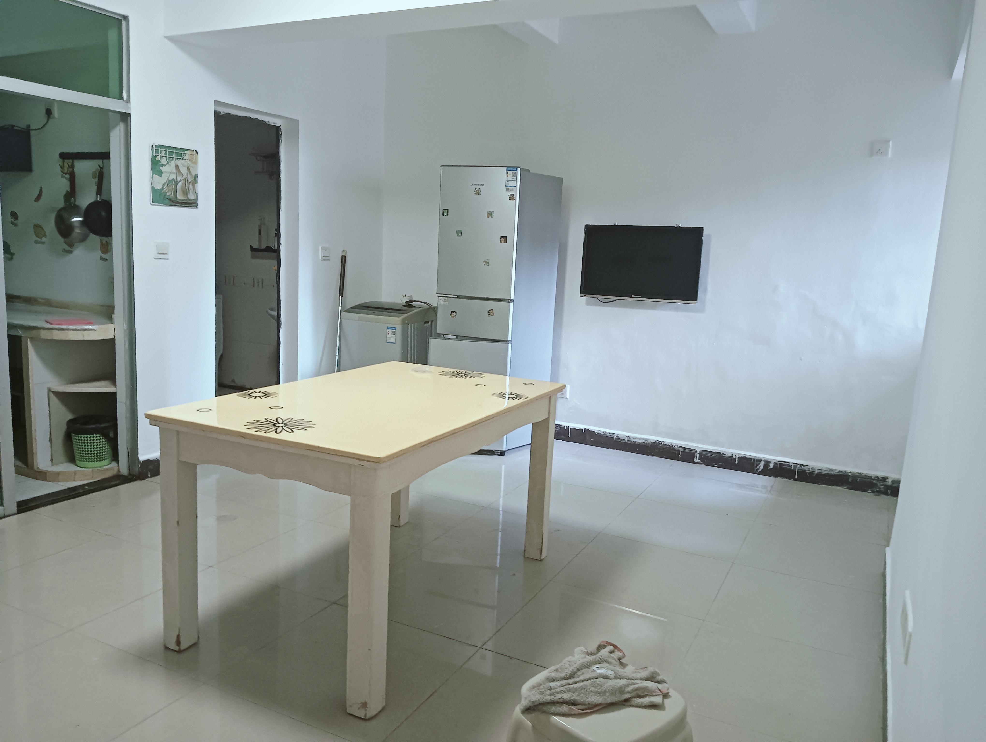 凤翔大厦 1室0厅0卫 1600.0元/月 凤翔大厦 1室0厅0卫 1600.0元/月室内图