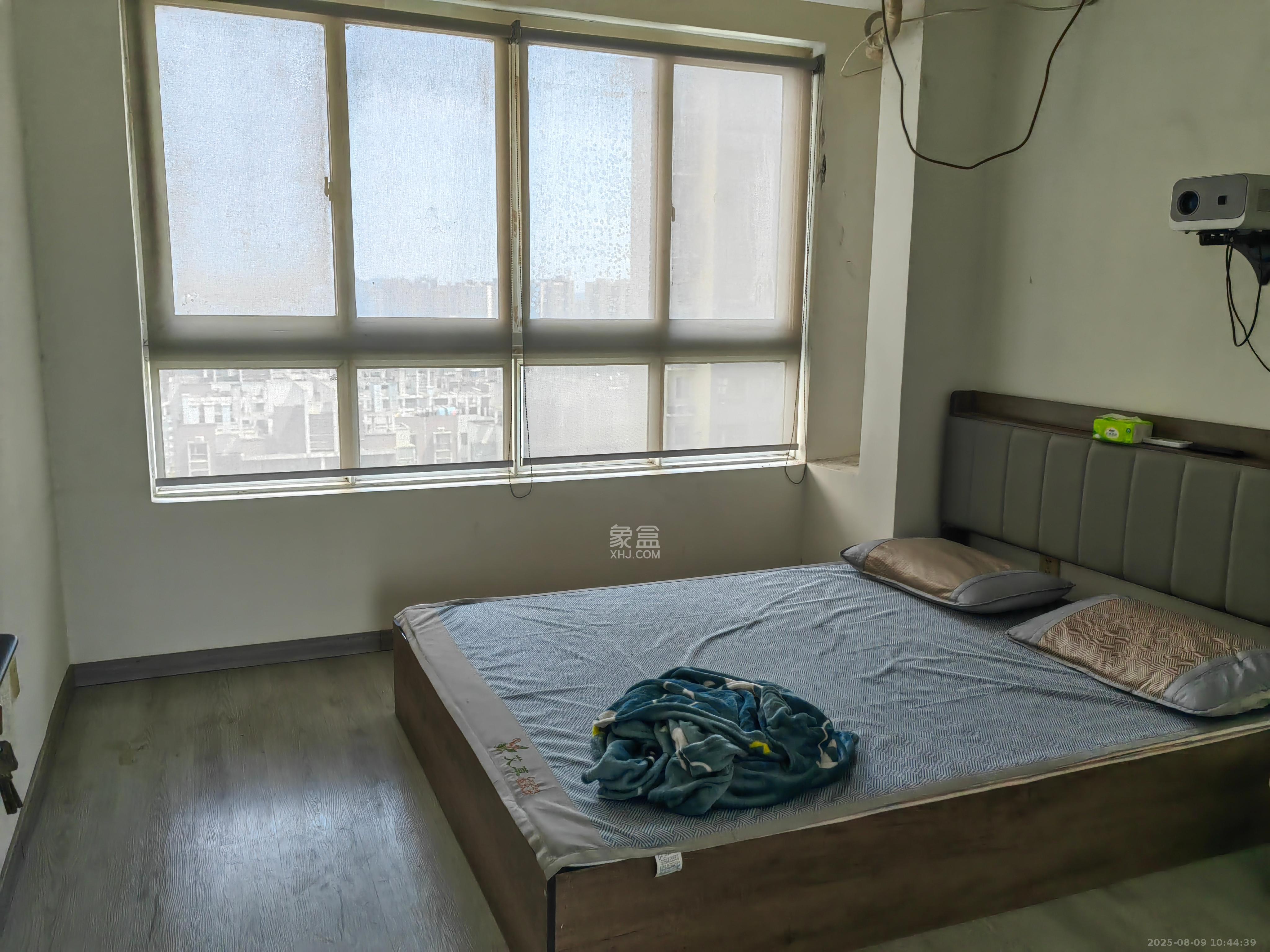 银港水晶城 3室2厅1卫 2600.0元/月 银港水晶城 3室2厅1卫 2600.0元/月室内图