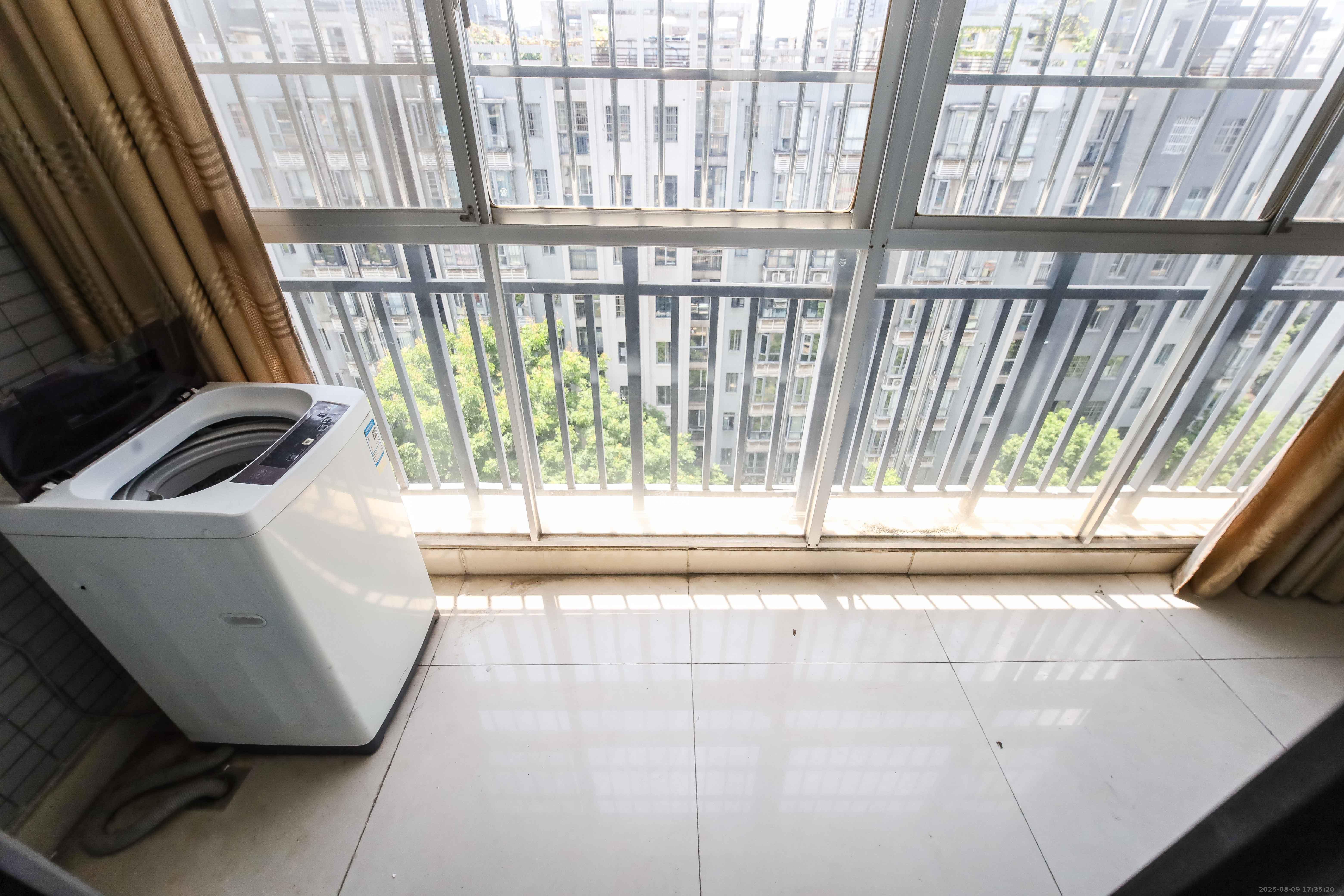 长房东郡 3室2厅2卫 105.0万 长房东郡 3室2厅2卫 105.0万阳台