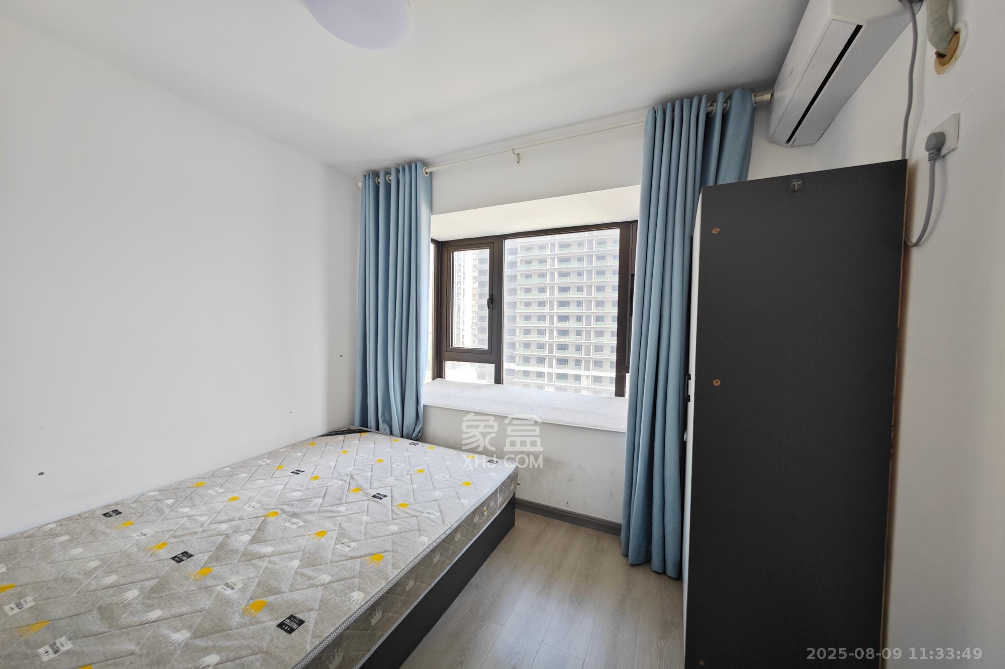 保利大都汇四期 5室2厅2卫 167.0万 保利大都汇四期 5室2厅2卫 167.0万卧室