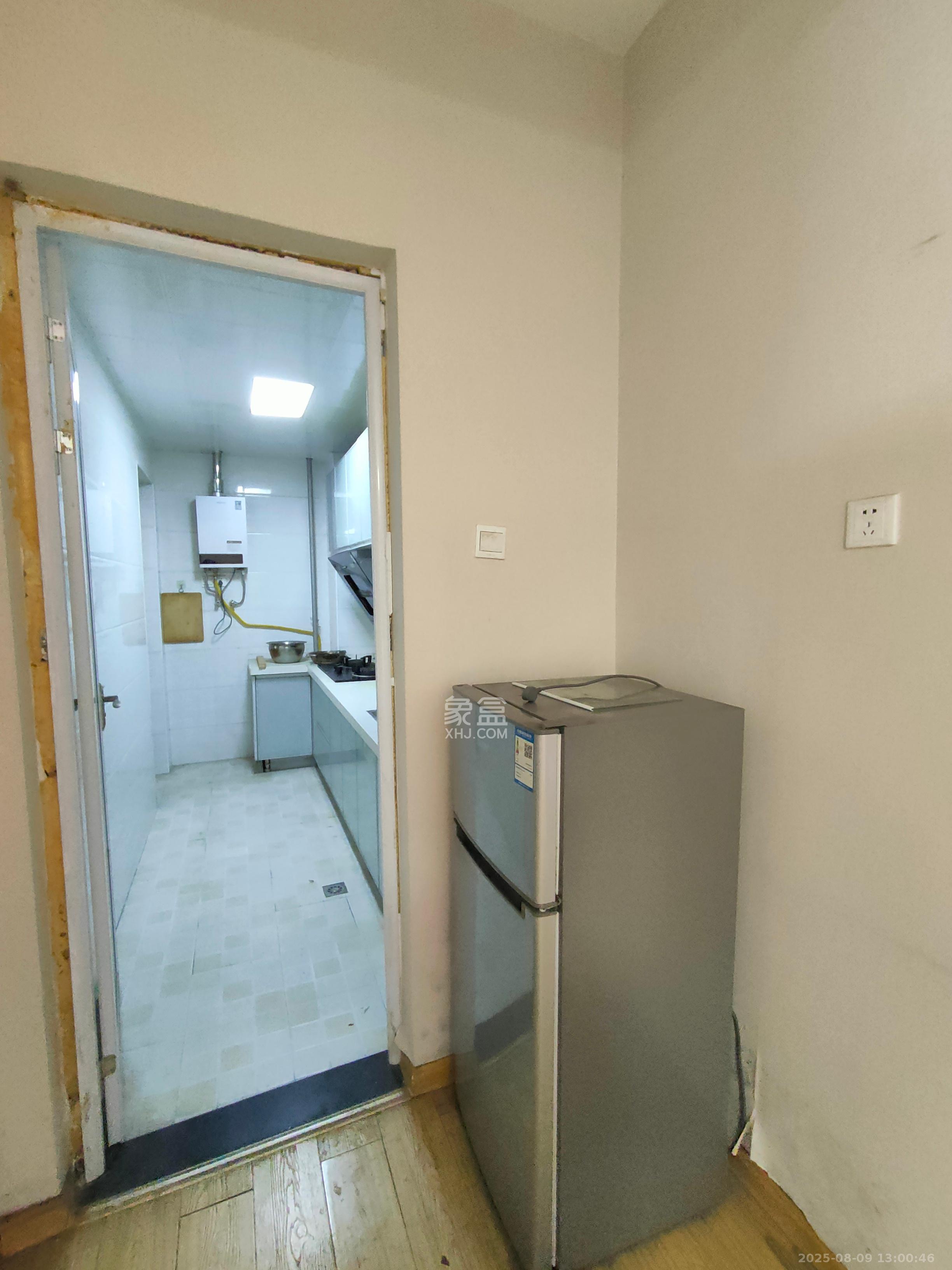 长房时代城 3室2厅2卫 2600.0元/月 长房时代城 3室2厅2卫 2600.0元/月室内图