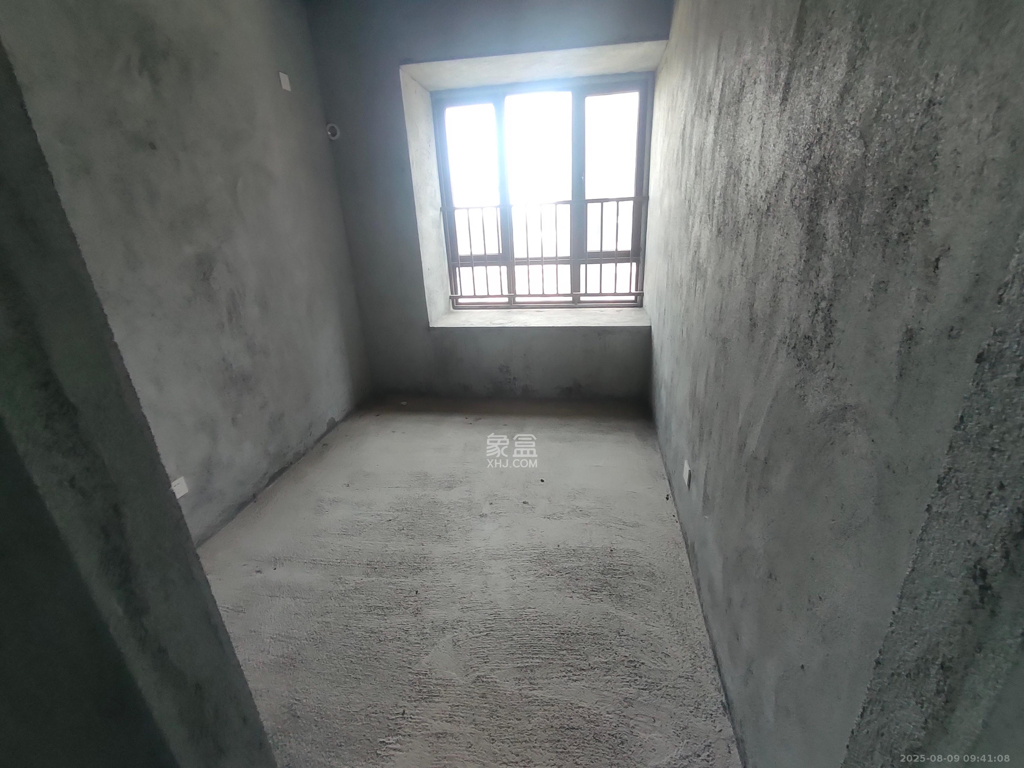 长龙湾 4室2厅2卫 1300.0元/月 长龙湾 4室2厅2卫 1300.0元/月室内图