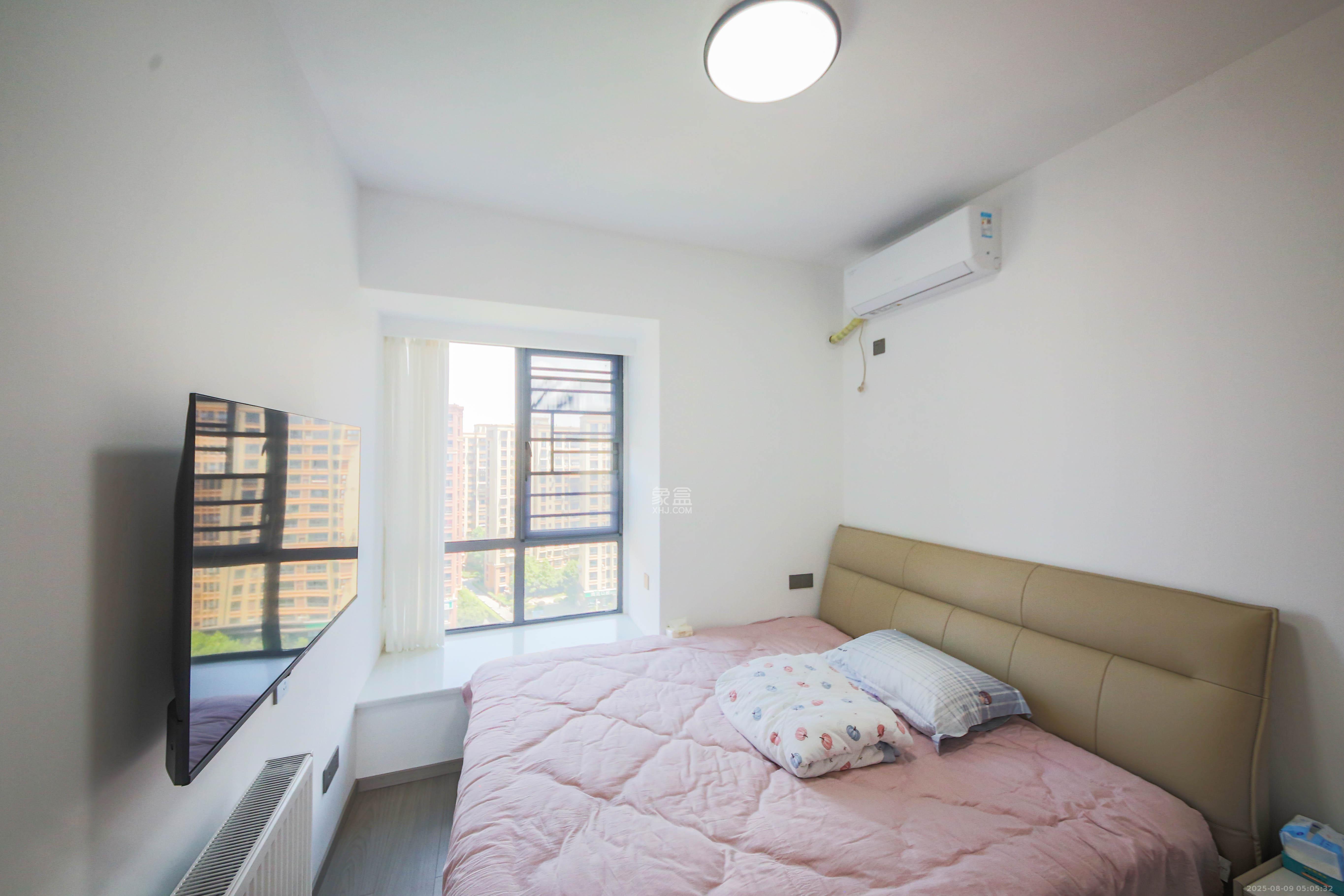 五江书香苑  4室2厅2卫    210.0万 五江书香苑  4室2厅2卫    210.0万卧室