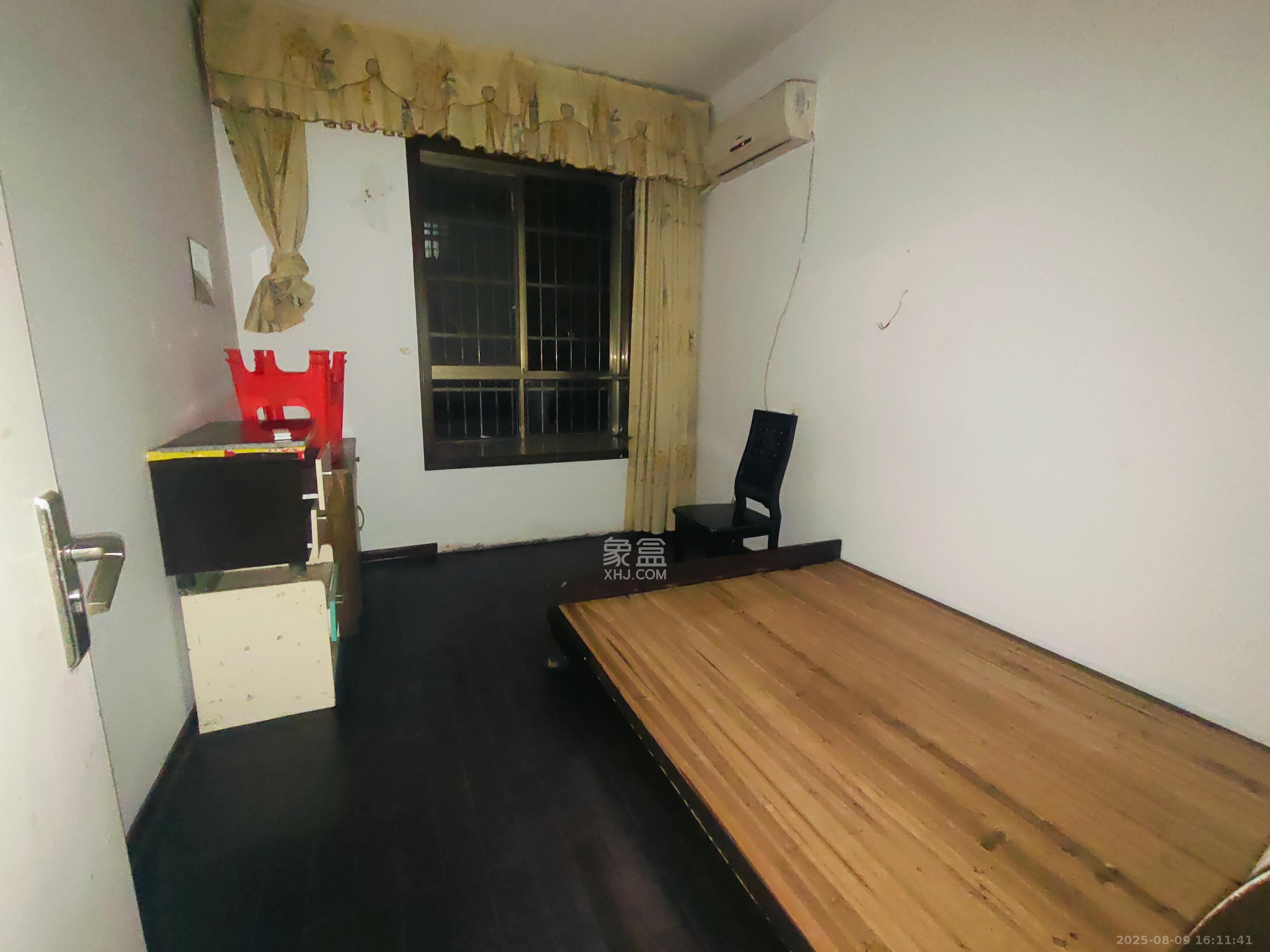 远通苑小区  4室2厅2卫   2400.00元/月室内图