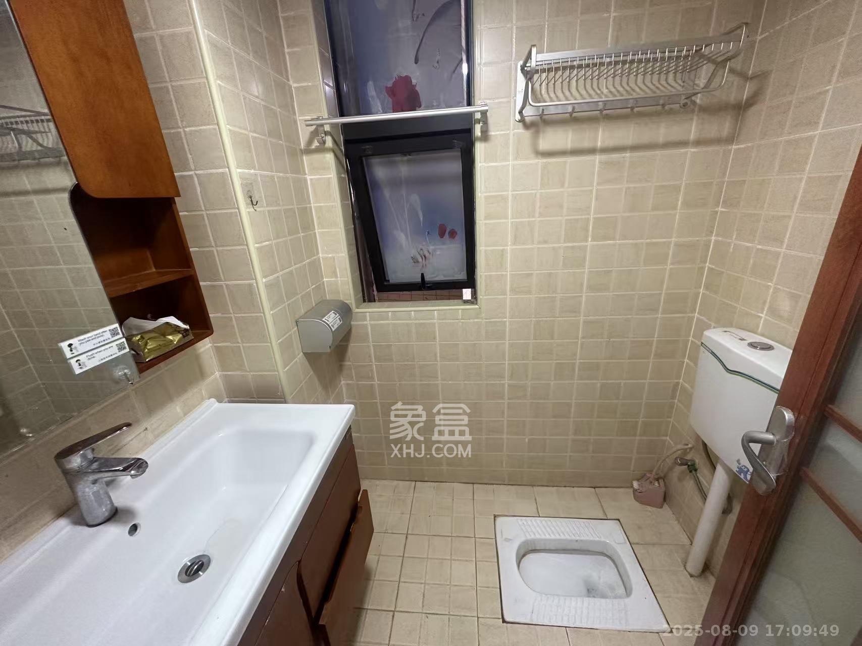 国泰九龙湾  4室2厅2卫    2400.0元/月室内图