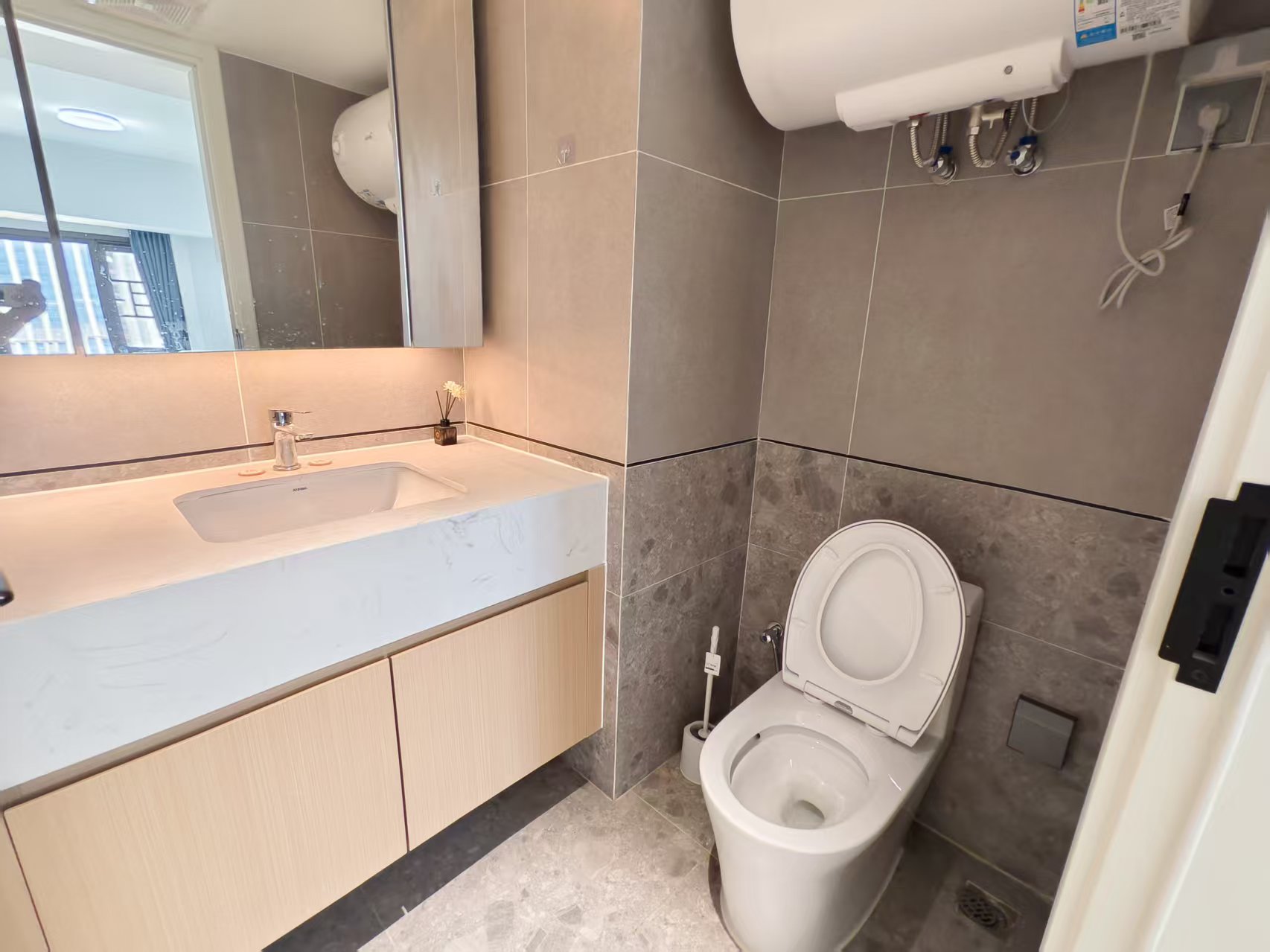 海航豪庭南苑  1室1厅1卫    2800.0元/月 海航豪庭南苑  1室1厅1卫    2800.0元/月室内图