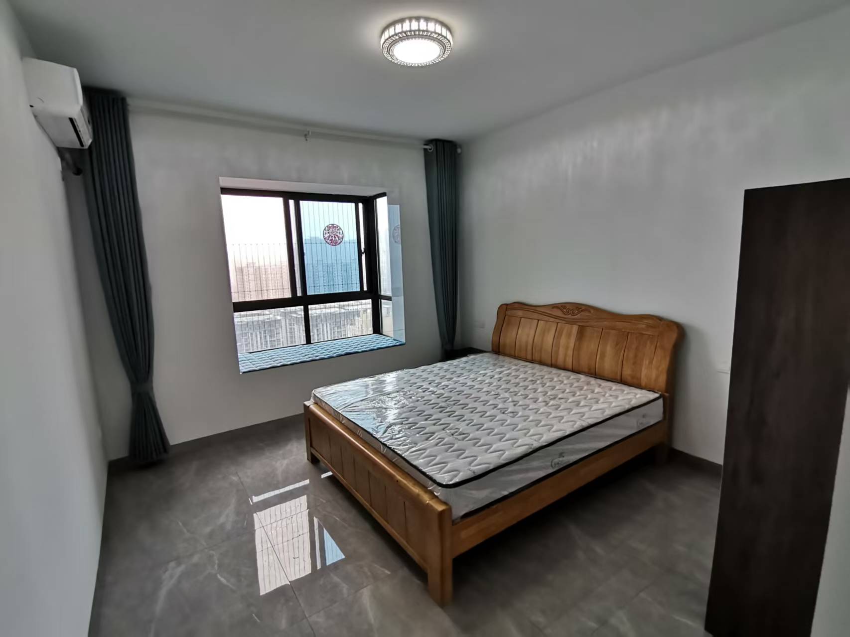 英伦首府金域豪廷 3室2厅2卫 2200.0元/月 英伦首府金域豪廷 3室2厅2卫 2200.0元/月室内图