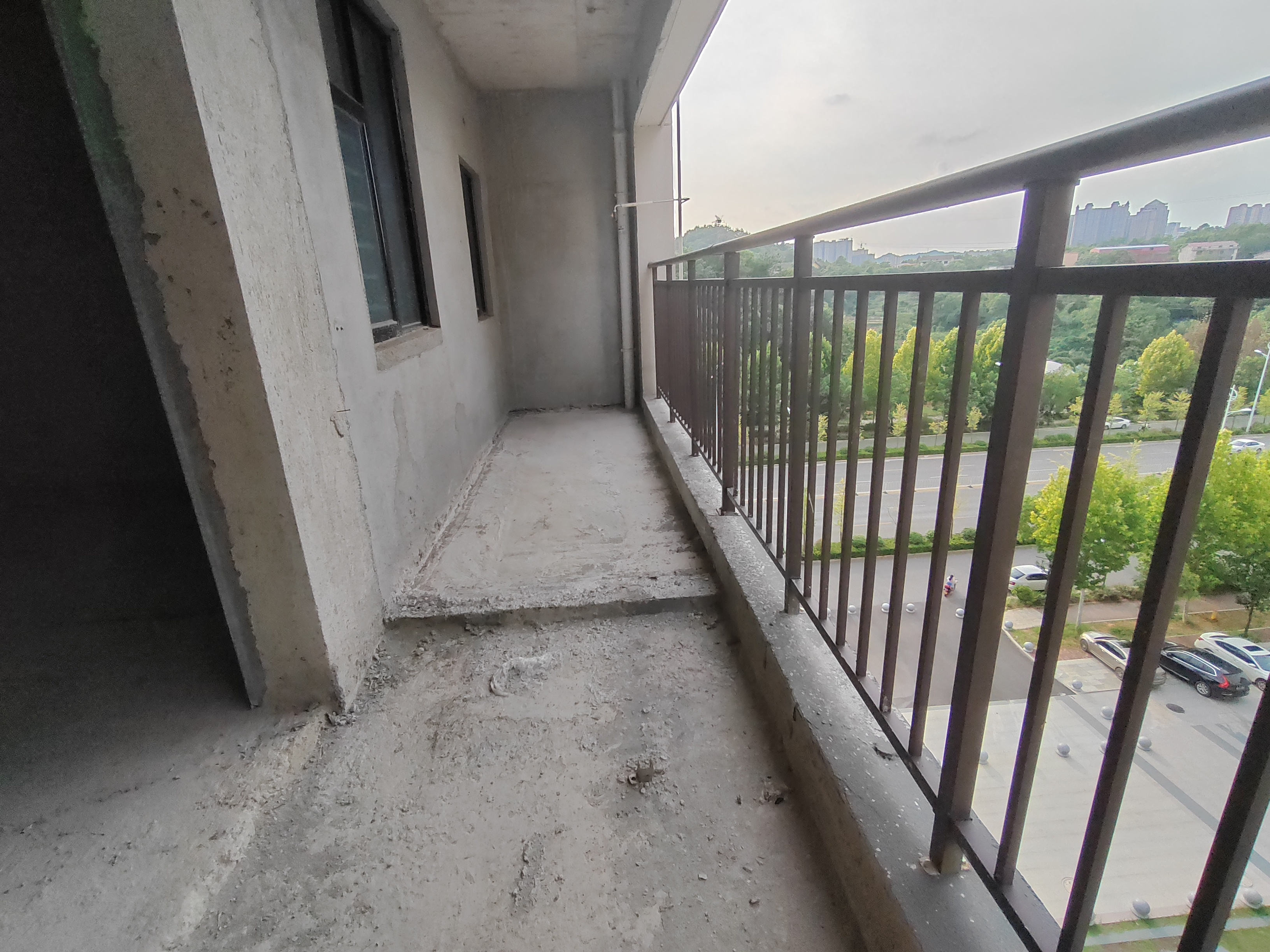 青春里-铂樾府 5室2厅2卫 98.0万 青春里-铂樾府 5室2厅2卫 98.0万客厅