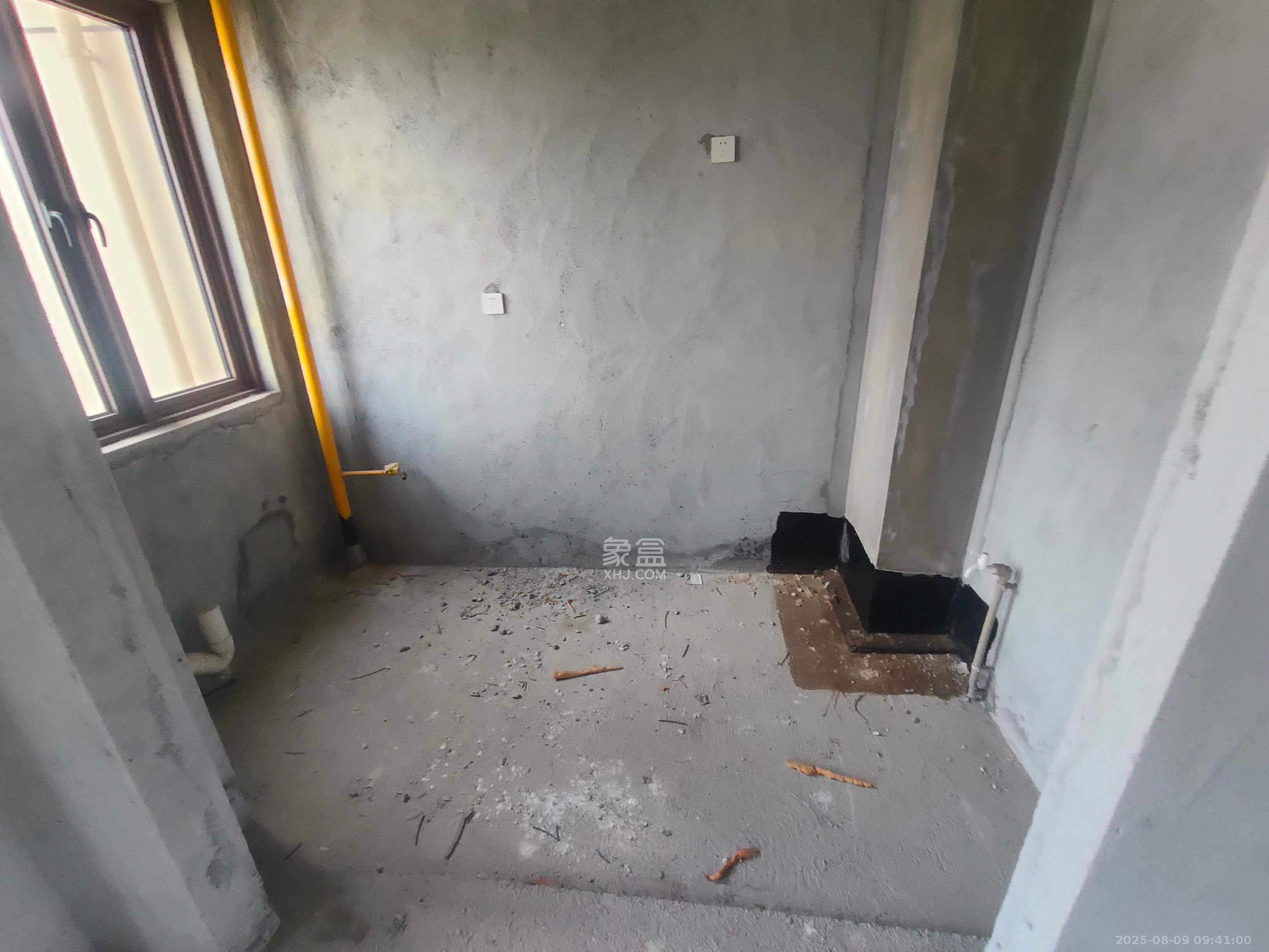 长龙湾  4室2厅2卫    1300.0元/月室内图