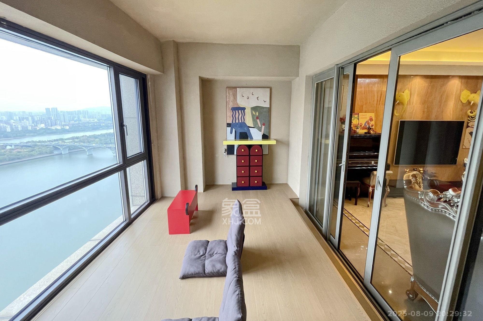 华远华中心  4室2厅3卫    14800.0元/月室内图