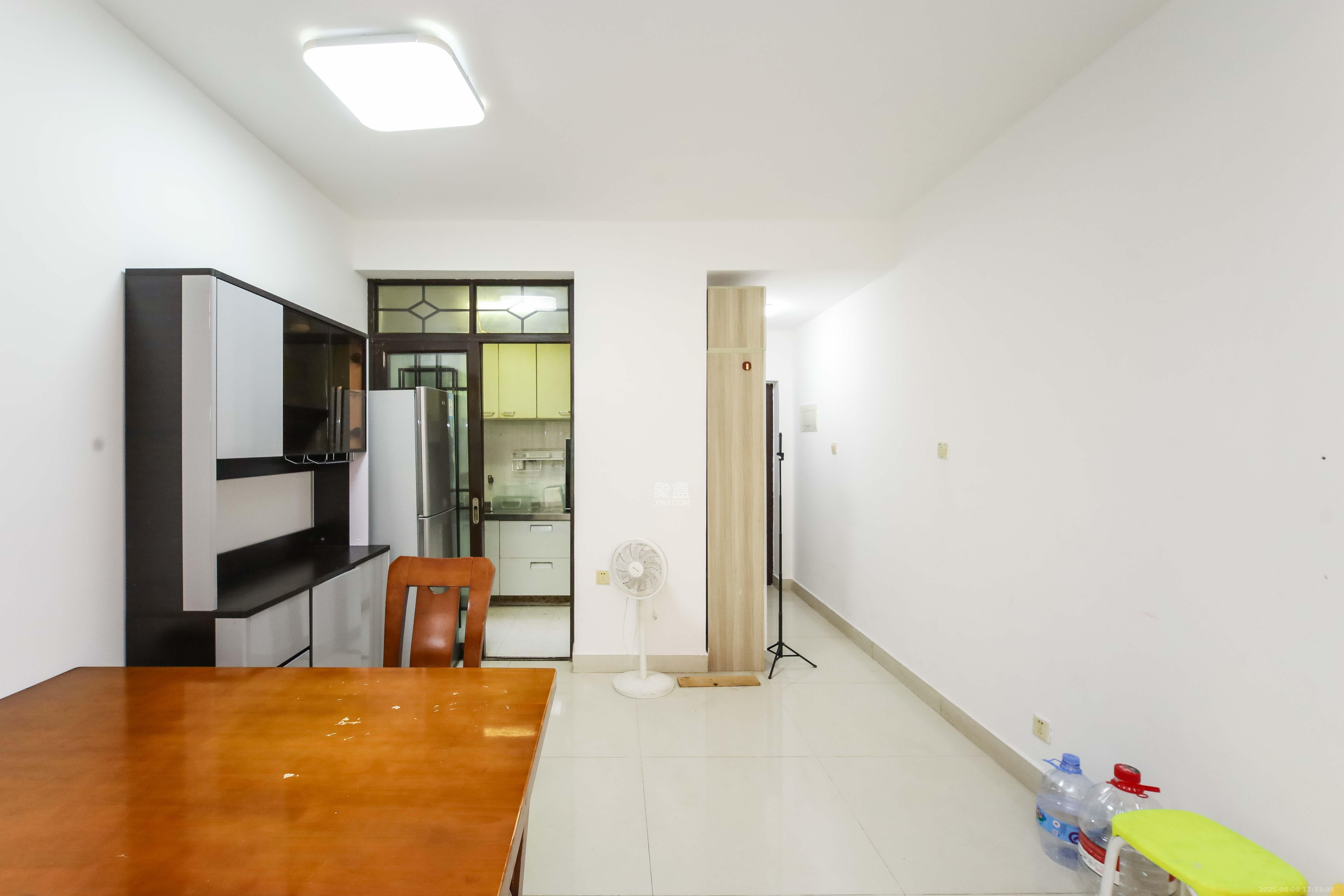 凯乐湘园  2室2厅1卫    68.0万 凯乐湘园  2室2厅1卫    68.0万客厅