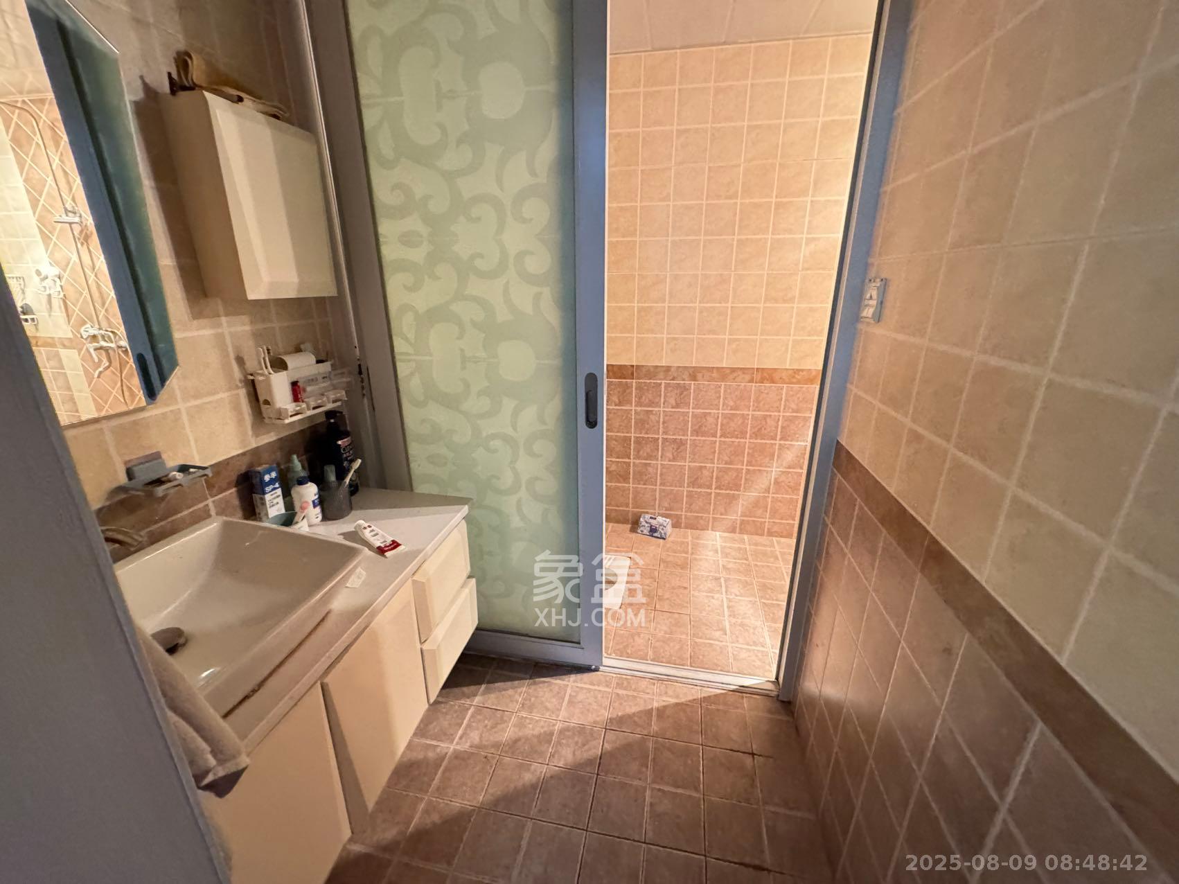 康斯丹郡(融程领秀佳园)  3室2厅1卫    2000.0元/月 康斯丹郡(融程领秀佳园)  3室2厅1卫    2000.0元/月