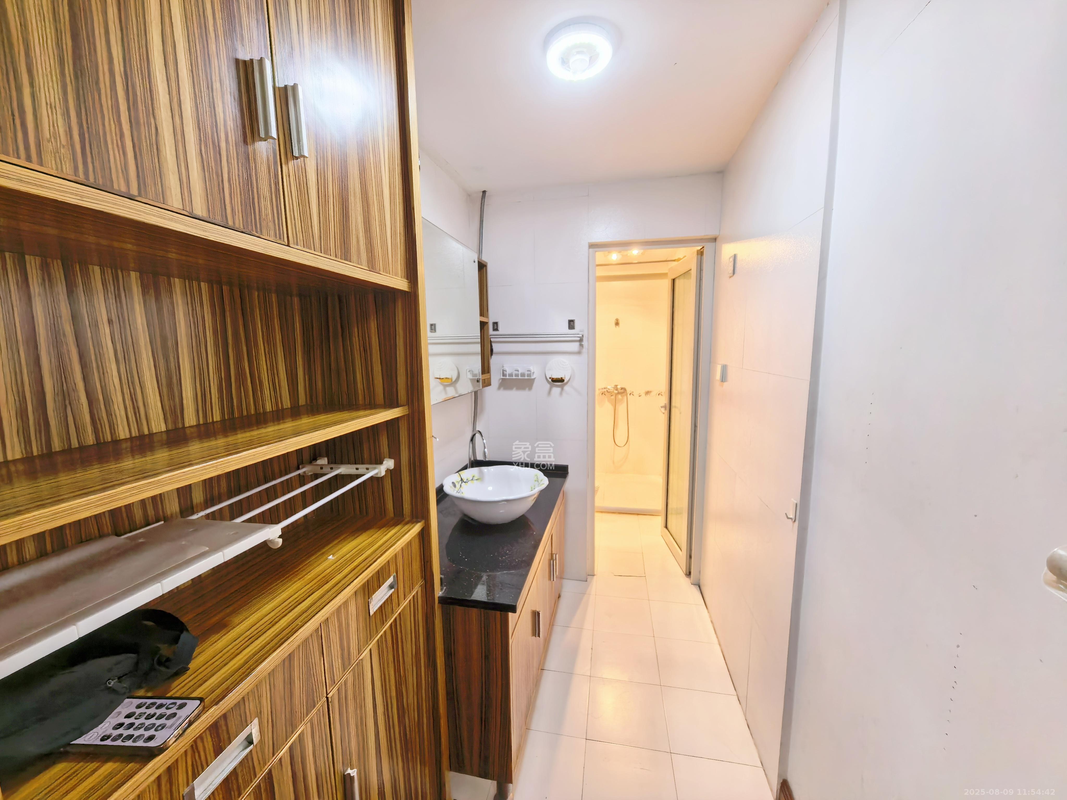 华菱新城地标  1室2厅1卫    1800.0元/月室内图