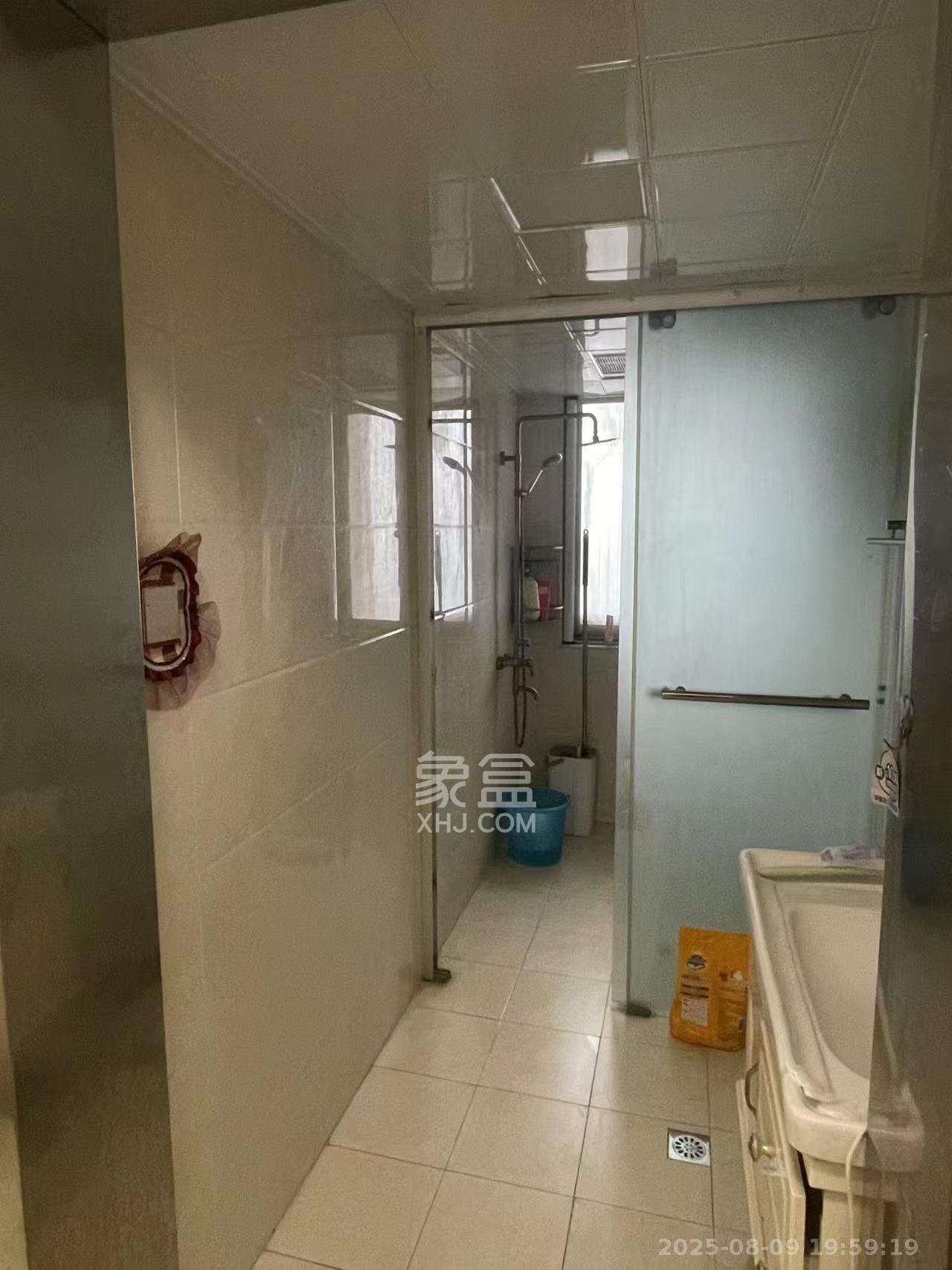 东门尚苑 3室2厅2卫 1800.0元/月 东门尚苑 3室2厅2卫 1800.0元/月室内图