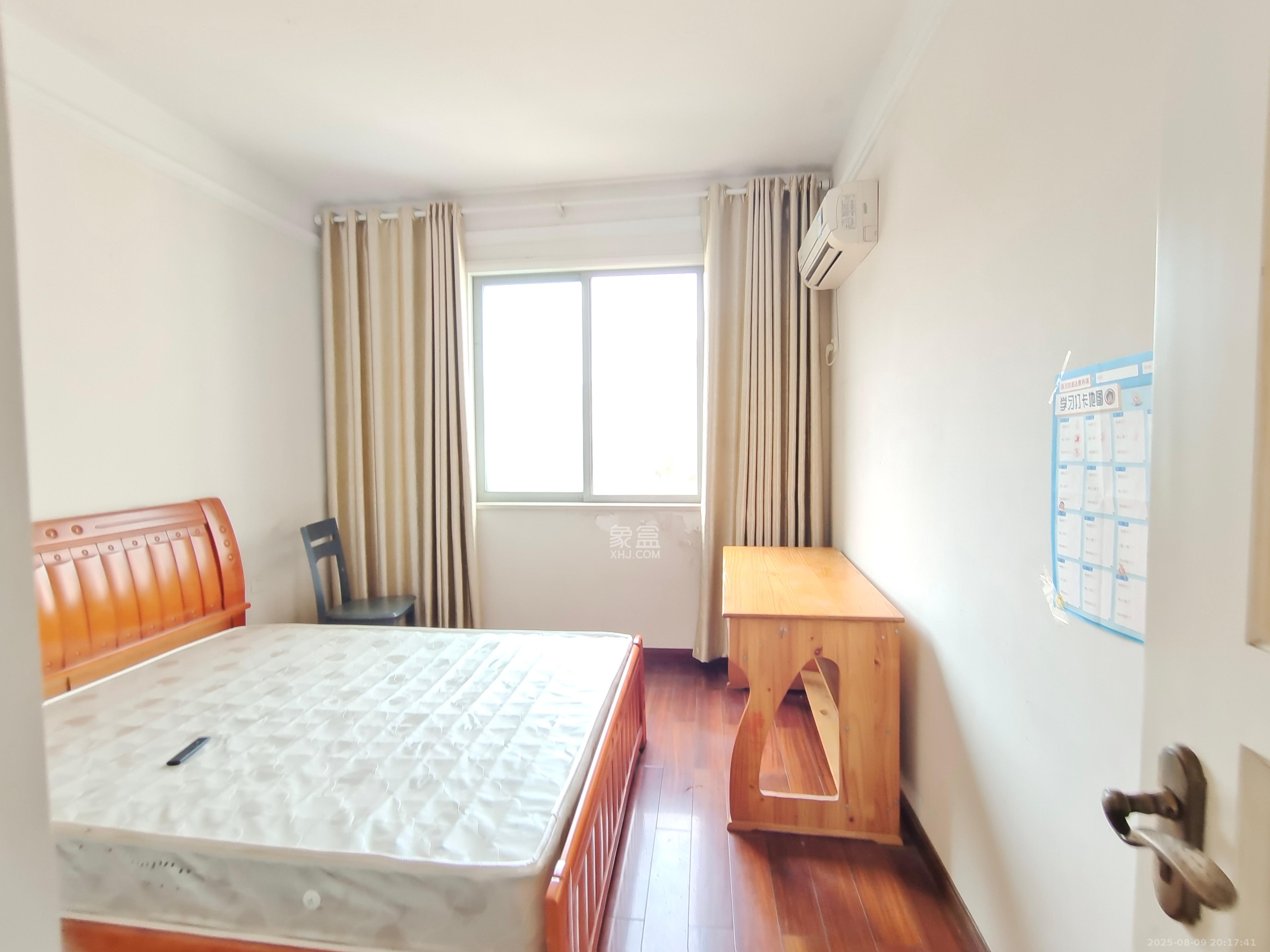 阳光100二期 3室2厅2卫 2200.0元/月 阳光100二期 3室2厅2卫 2200.0元/月室内图