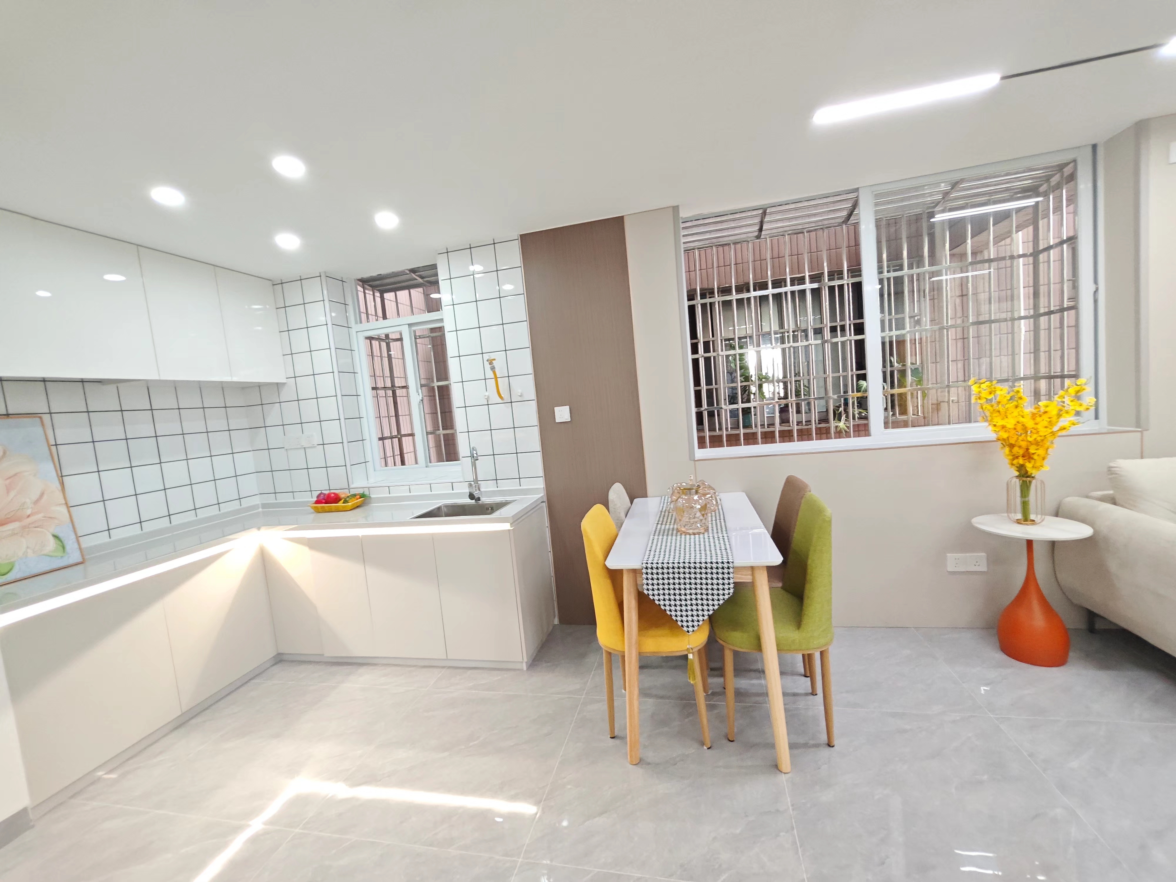 国托公寓 1室0厅0卫 99.0万 国托公寓 1室0厅0卫 99.0万客厅