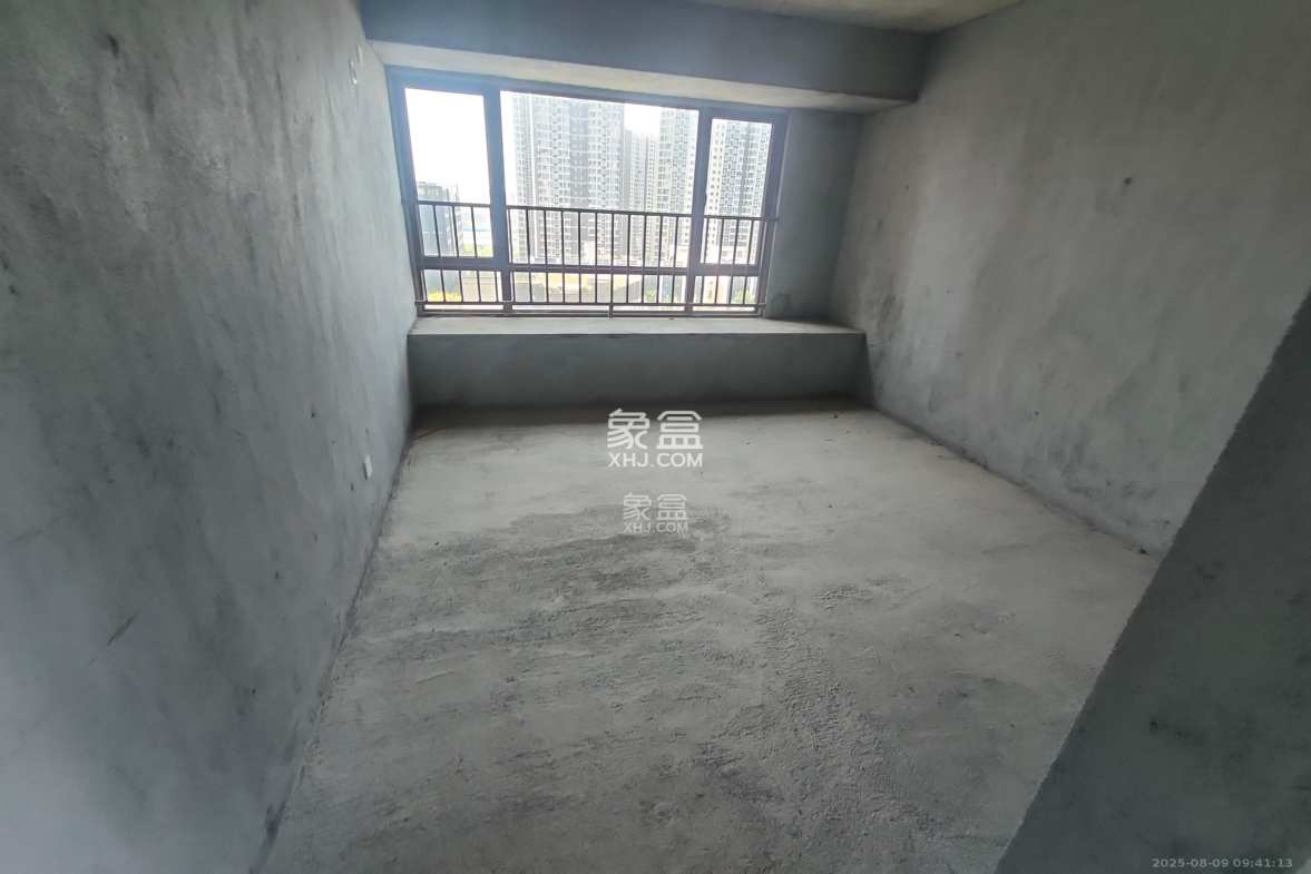 长龙湾 4室2厅2卫 1300.0元/月 长龙湾 4室2厅2卫 1300.0元/月室内图