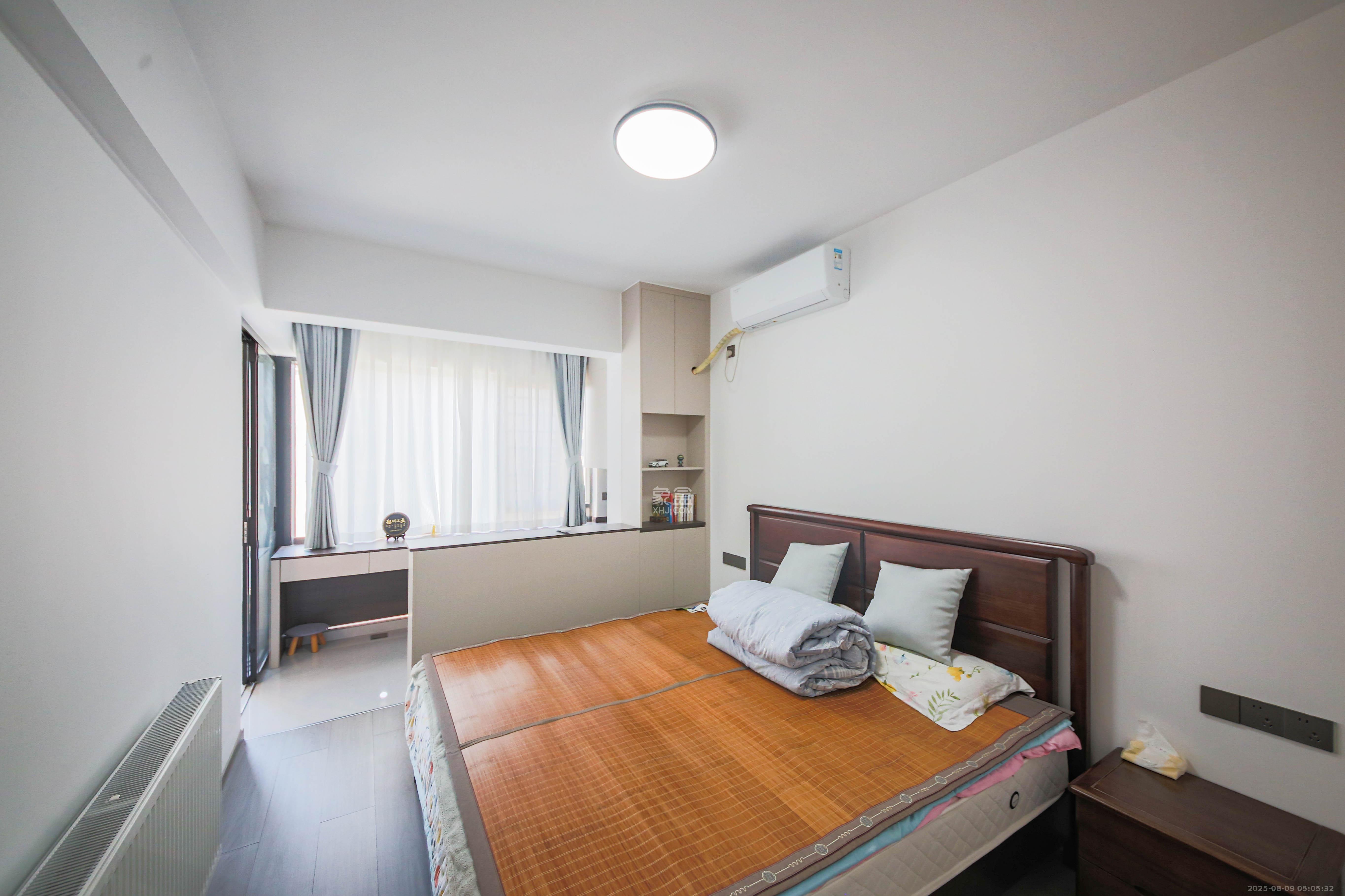 五江书香苑  4室2厅2卫    210.0万 五江书香苑  4室2厅2卫    210.0万卧室