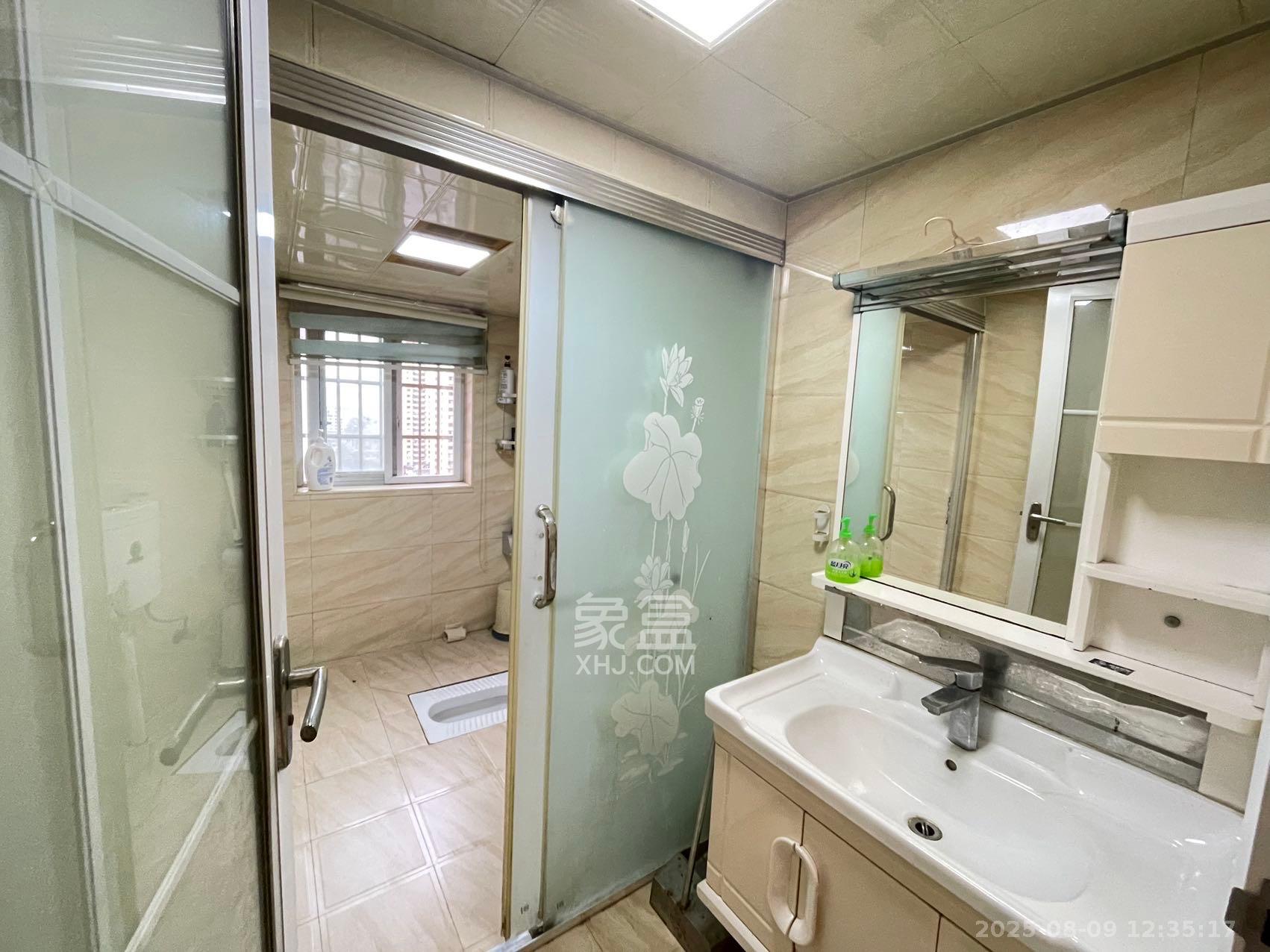 骑龙安置小区 3室2厅2卫 2500.0元/月 骑龙安置小区 3室2厅2卫 2500.0元/月室内图