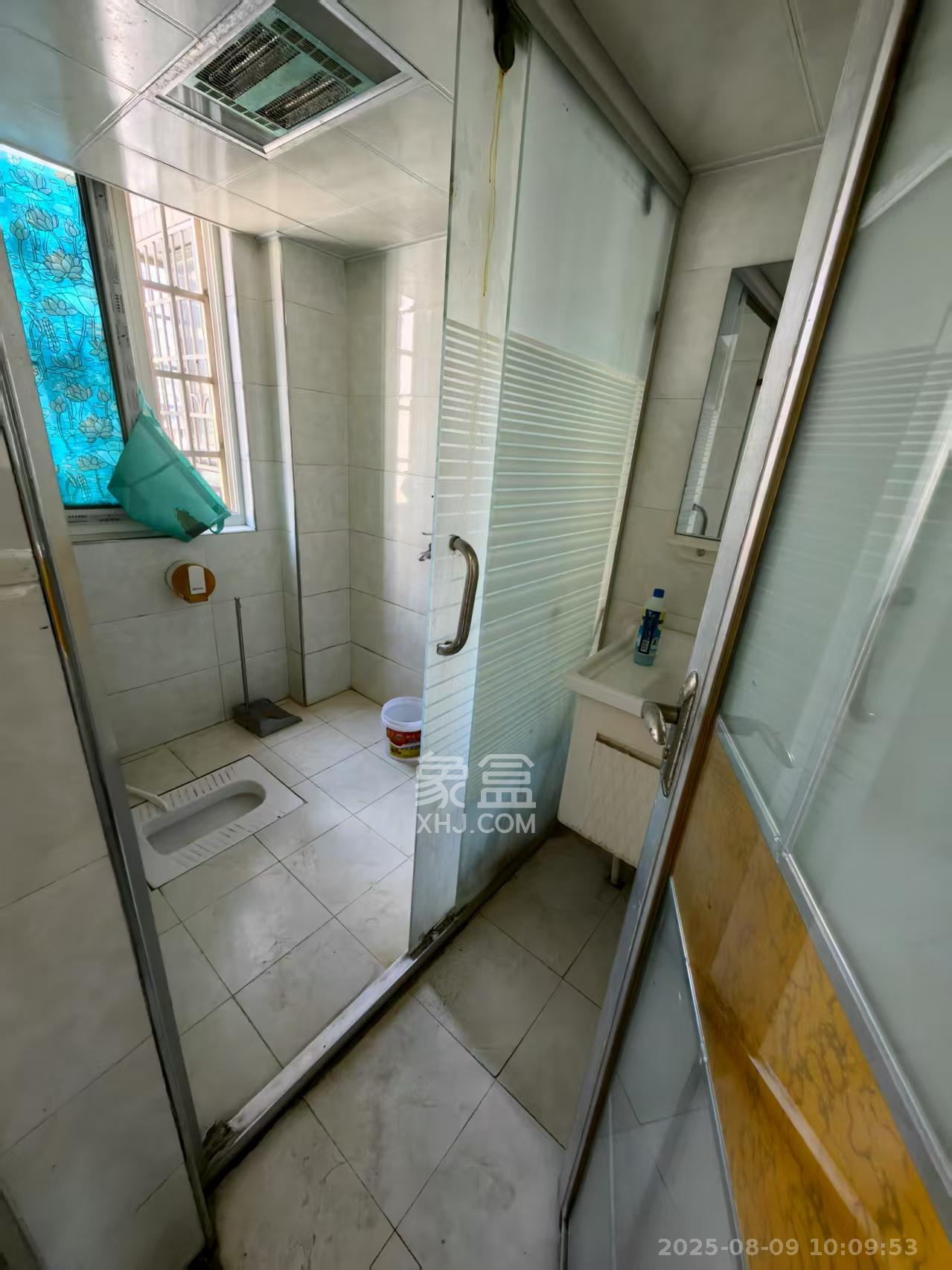 麓谷锦和园 2室2厅1卫 2000.0元/月 麓谷锦和园 2室2厅1卫 2000.0元/月室内图