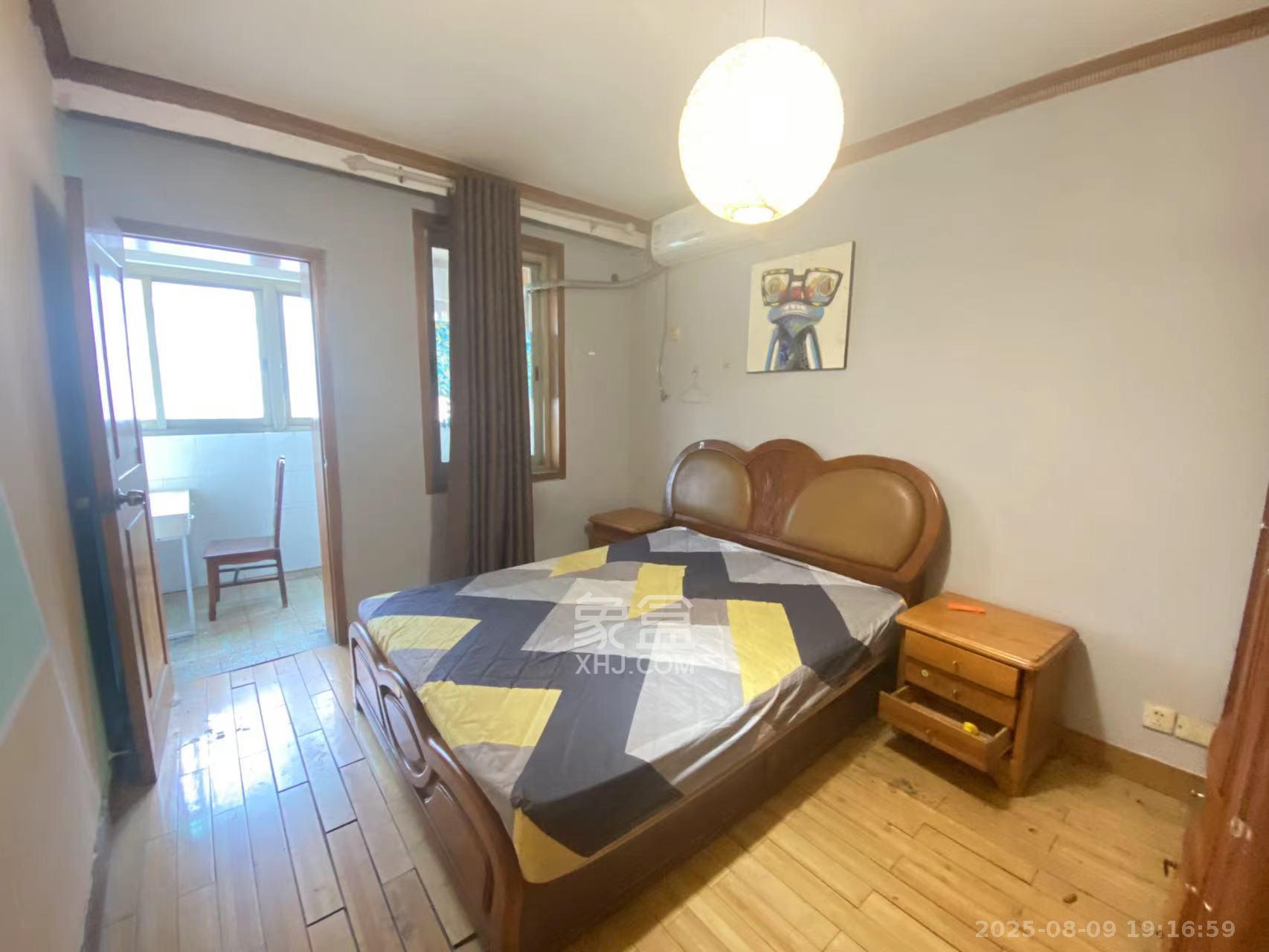 芙蓉区教师村  3室2厅1卫   2000.00元/月室内图