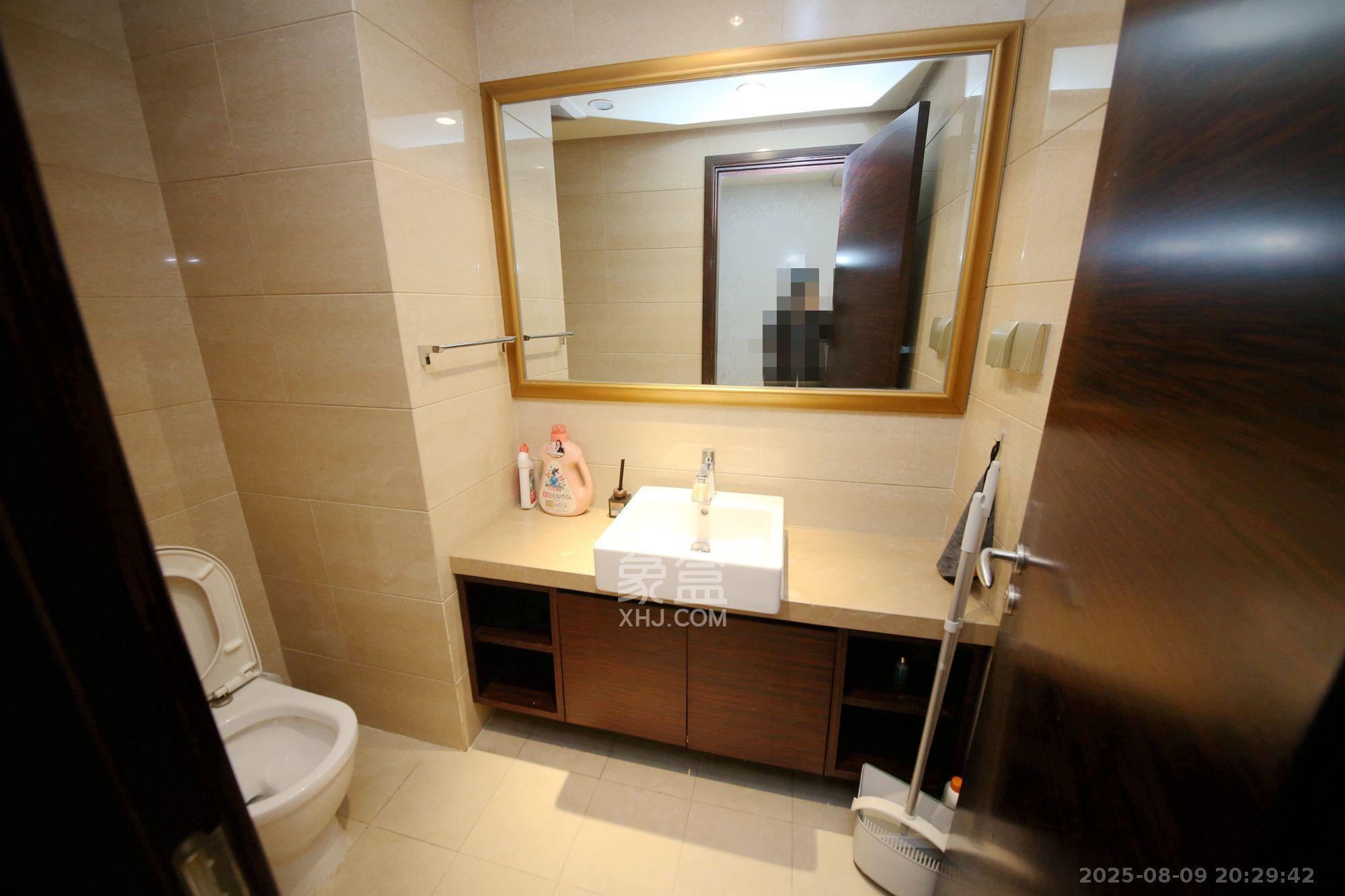 华远华中心  4室2厅3卫    14800.0元/月室内图