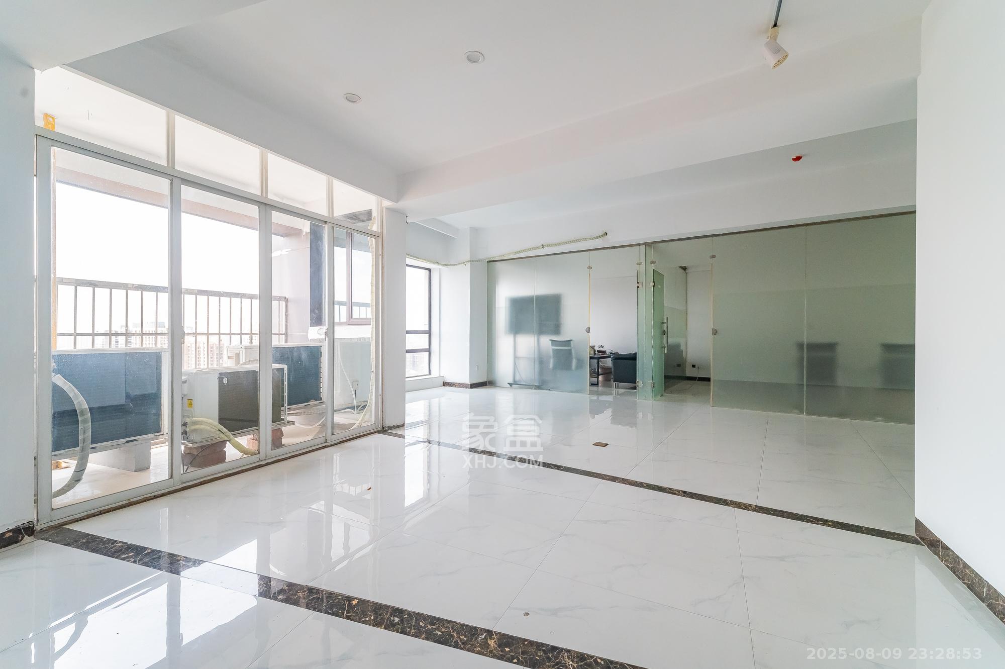 博雅例外 1室1厅1卫 40.8万 博雅例外 1室1厅1卫 40.8万客厅