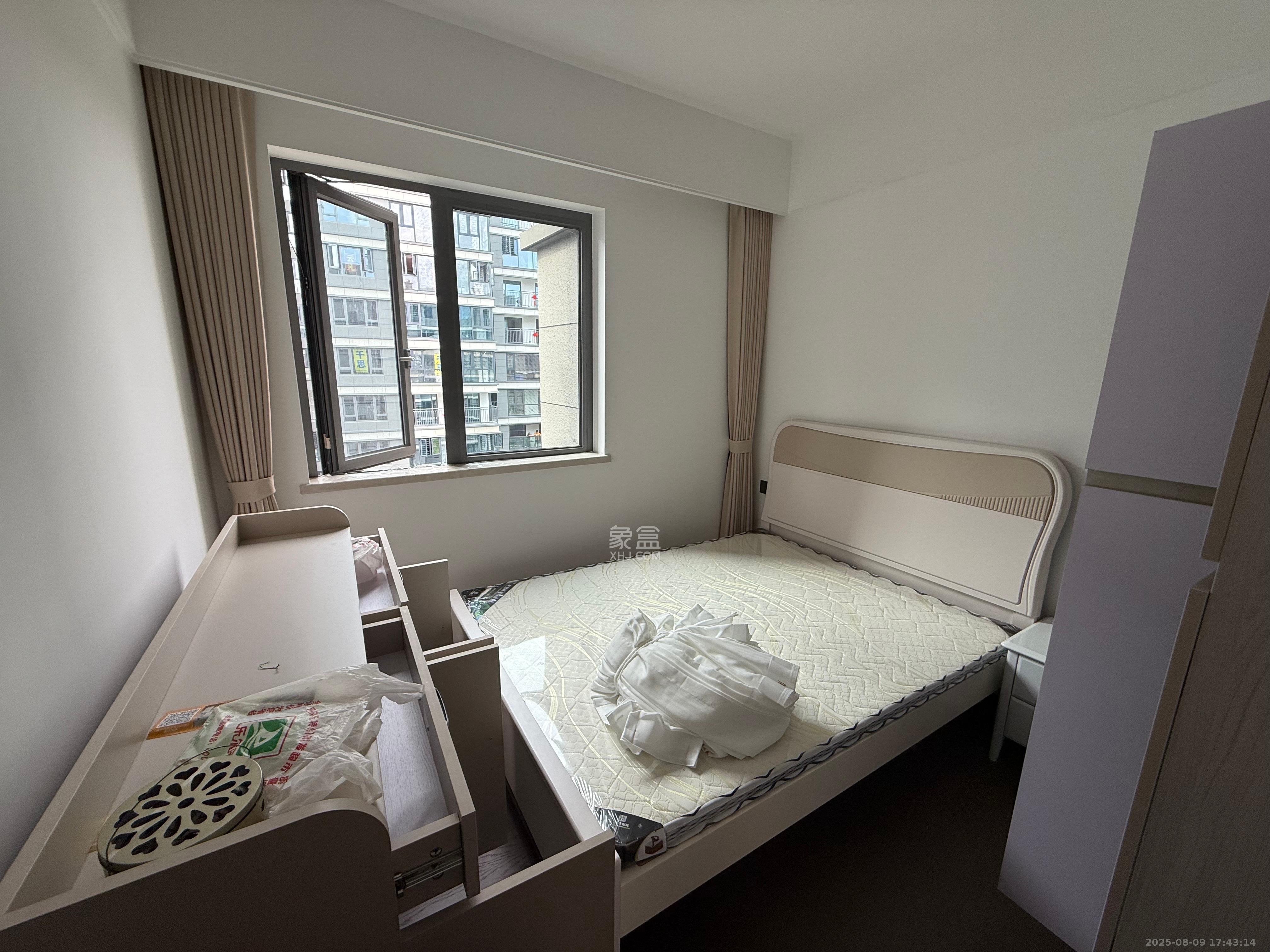 中海寰宇天下 4室2厅2卫 3400.0元/月 中海寰宇天下 4室2厅2卫 3400.0元/月室内图