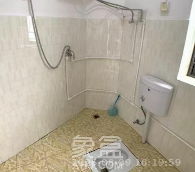 新城新世界一二三期 7室2厅2卫 900.0元/月 新城新世界一二三期 7室2厅2卫 900.0元/月室内图