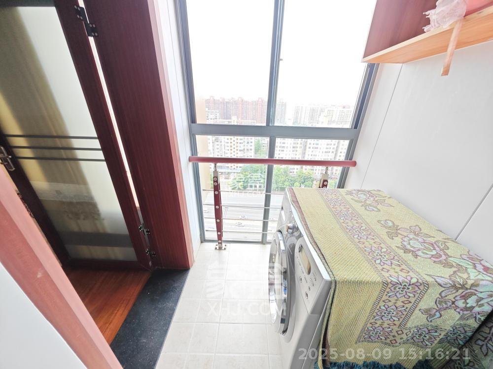 湘府东苑  2室1厅2卫    2200.0元/月室内图