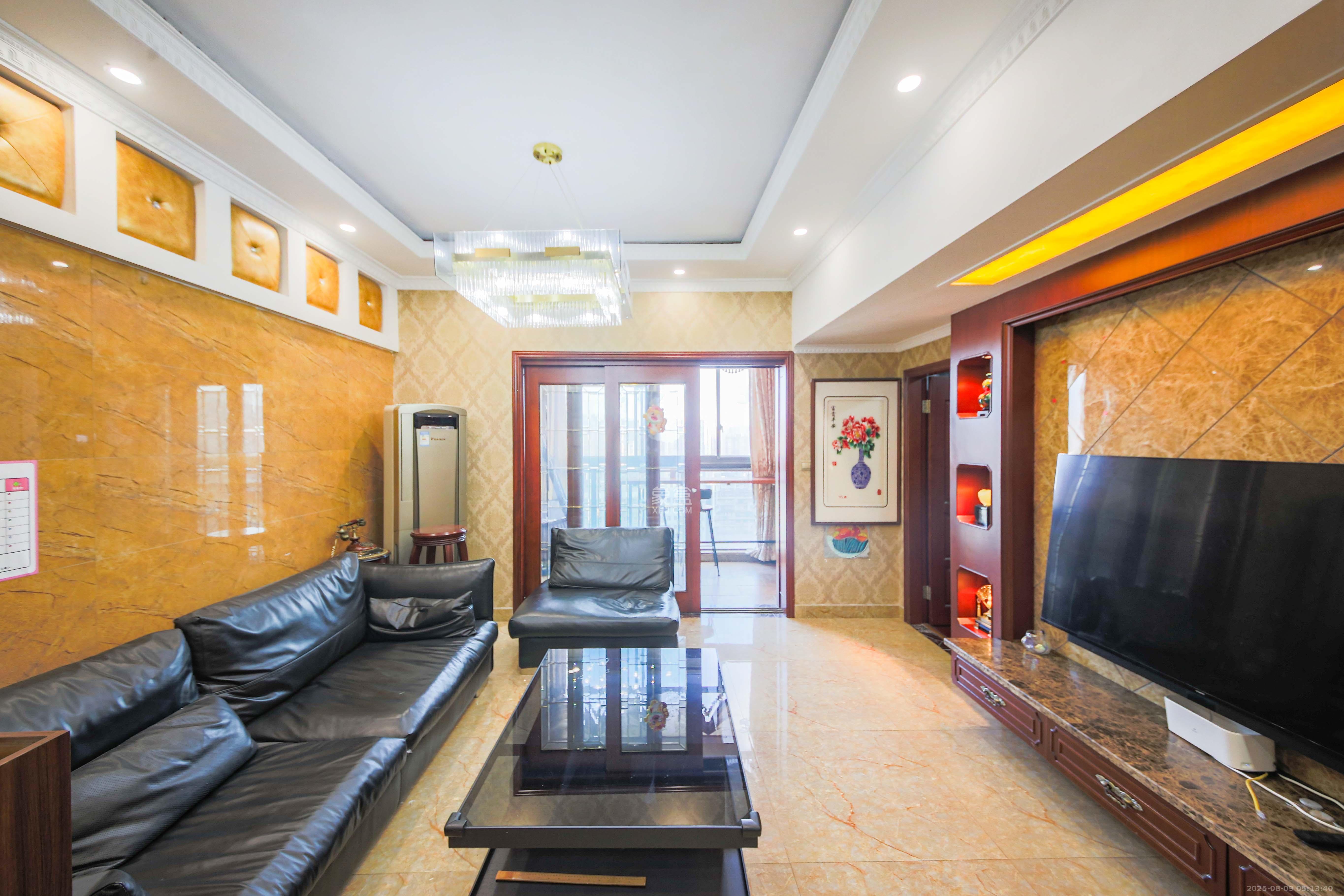 博林金谷  4室2厅2卫    167.8万 博林金谷  4室2厅2卫    167.8万客厅