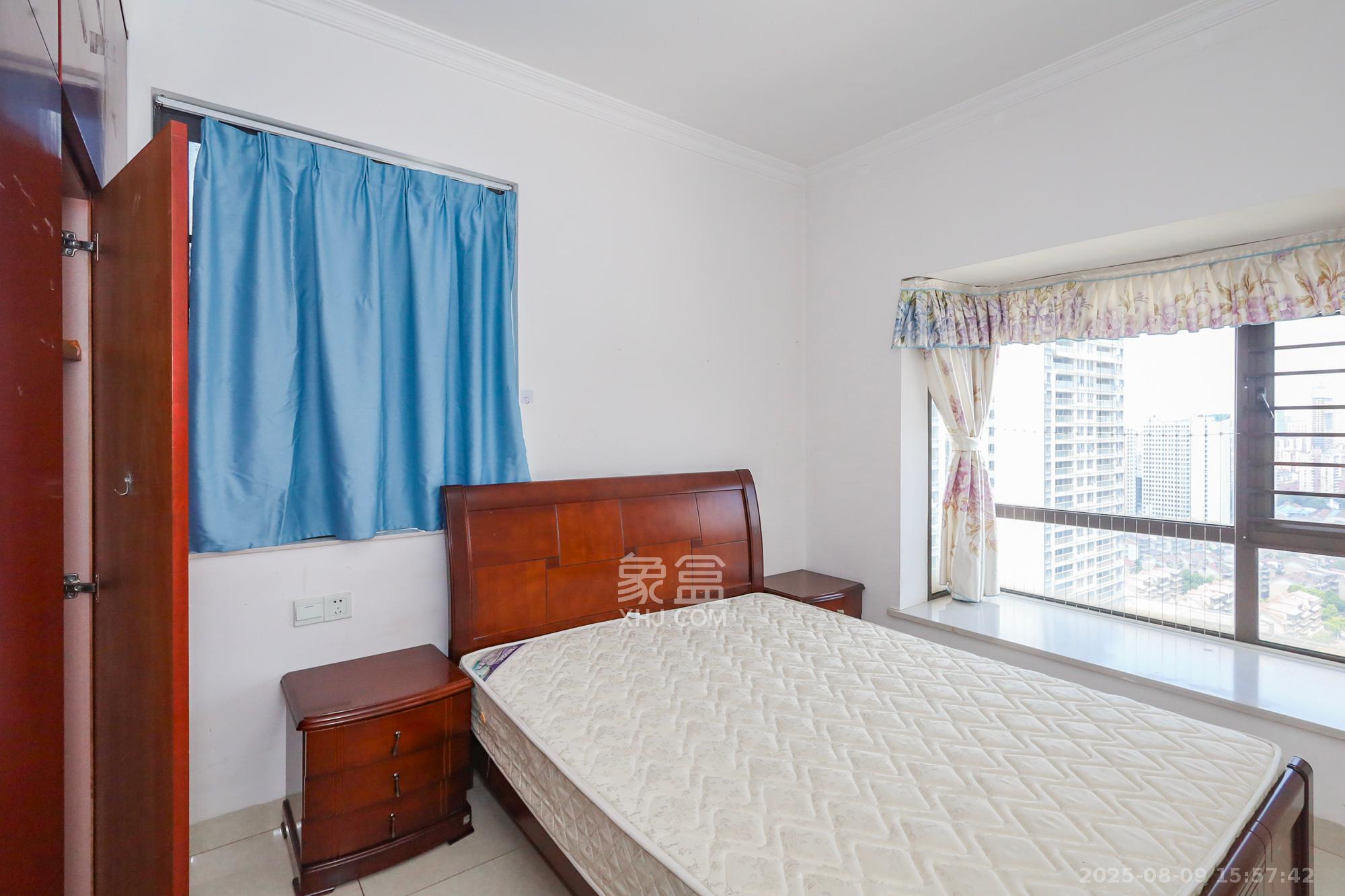 旭辉藏郡(藏郡、旭湘华府)  3室2厅2卫    258.0万 旭辉藏郡(藏郡、旭湘华府)  3室2厅2卫    258.0万卧室