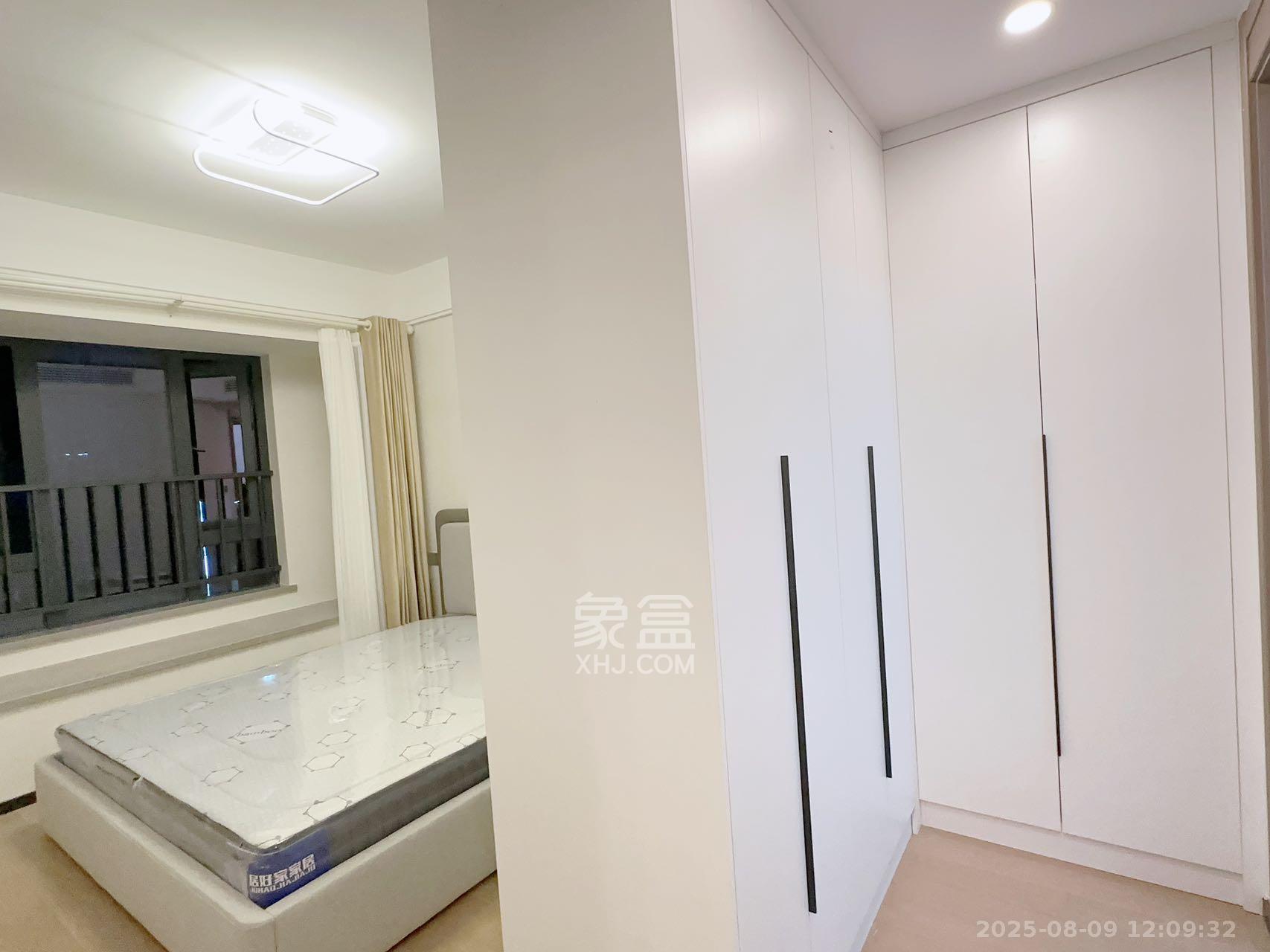 中海麓山境南区  3室2厅1卫   3200.00元/月室内图