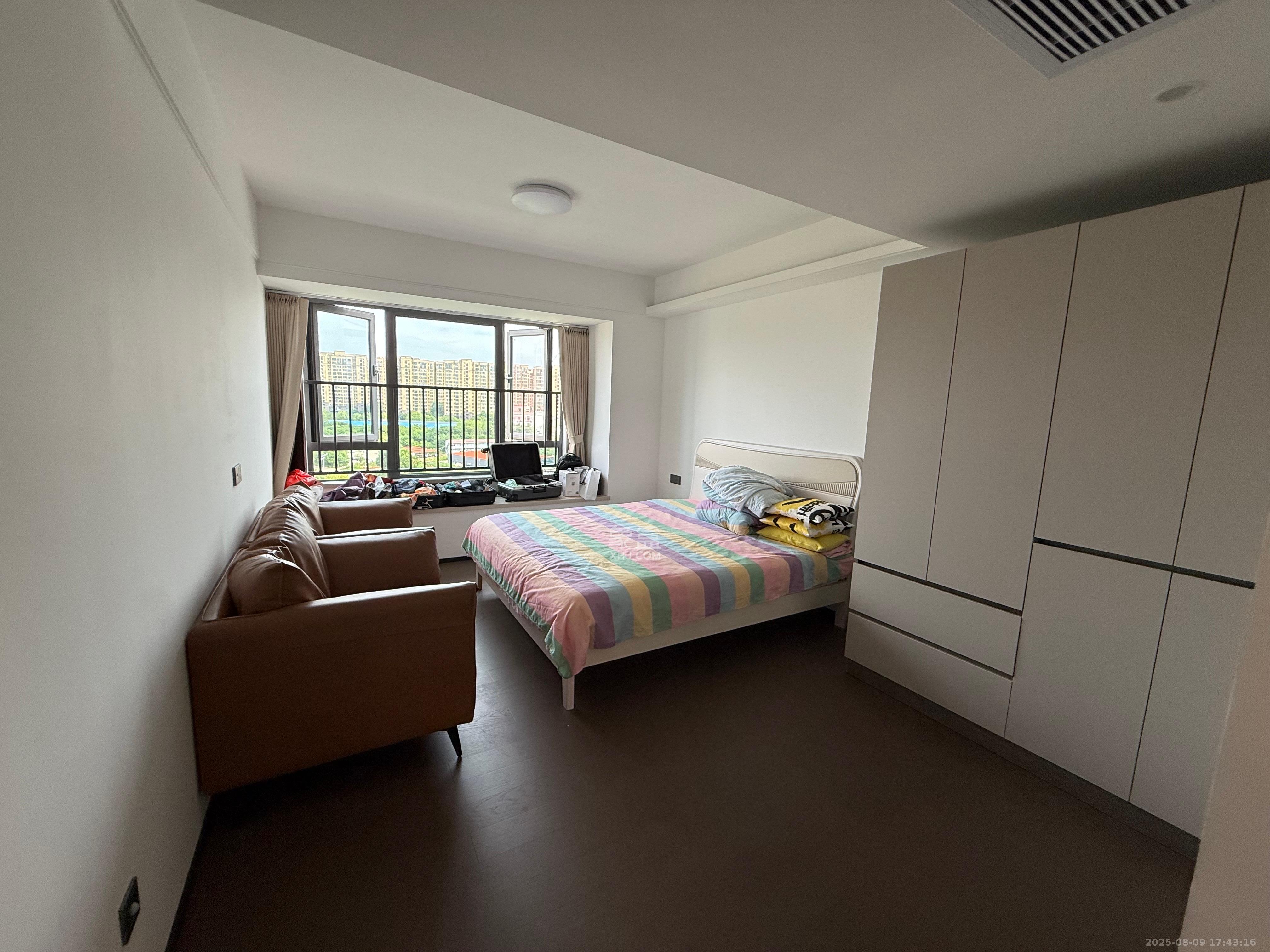 中海寰宇天下 4室2厅2卫 3400.0元/月 中海寰宇天下 4室2厅2卫 3400.0元/月室内图