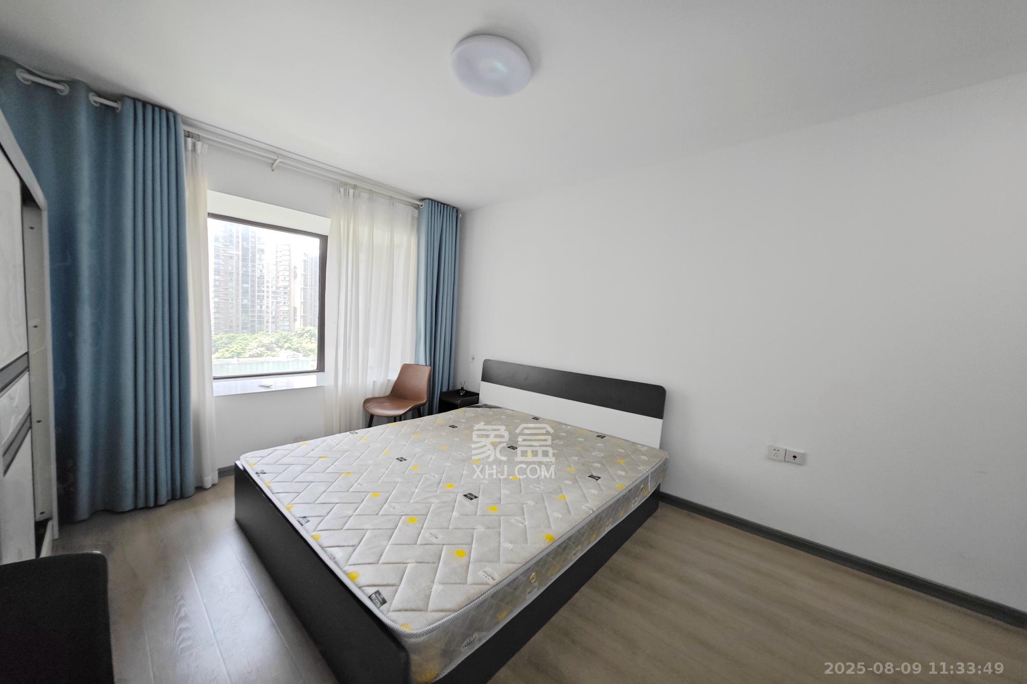 保利大都汇四期 5室2厅2卫 167.0万 保利大都汇四期 5室2厅2卫 167.0万卧室