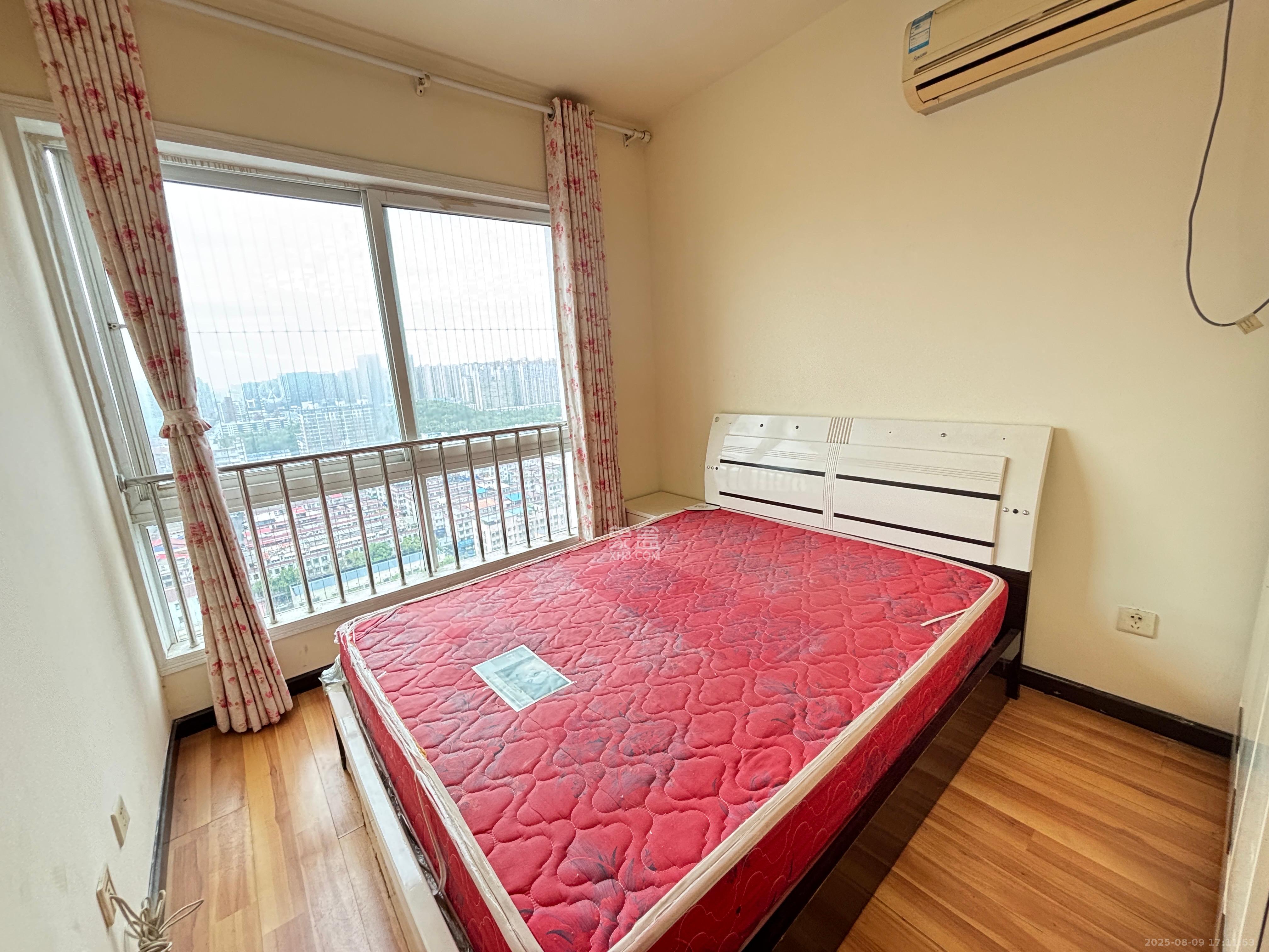 晶华美地  2室2厅1卫    1400.0元/月 晶华美地  2室2厅1卫    1400.0元/月室内图